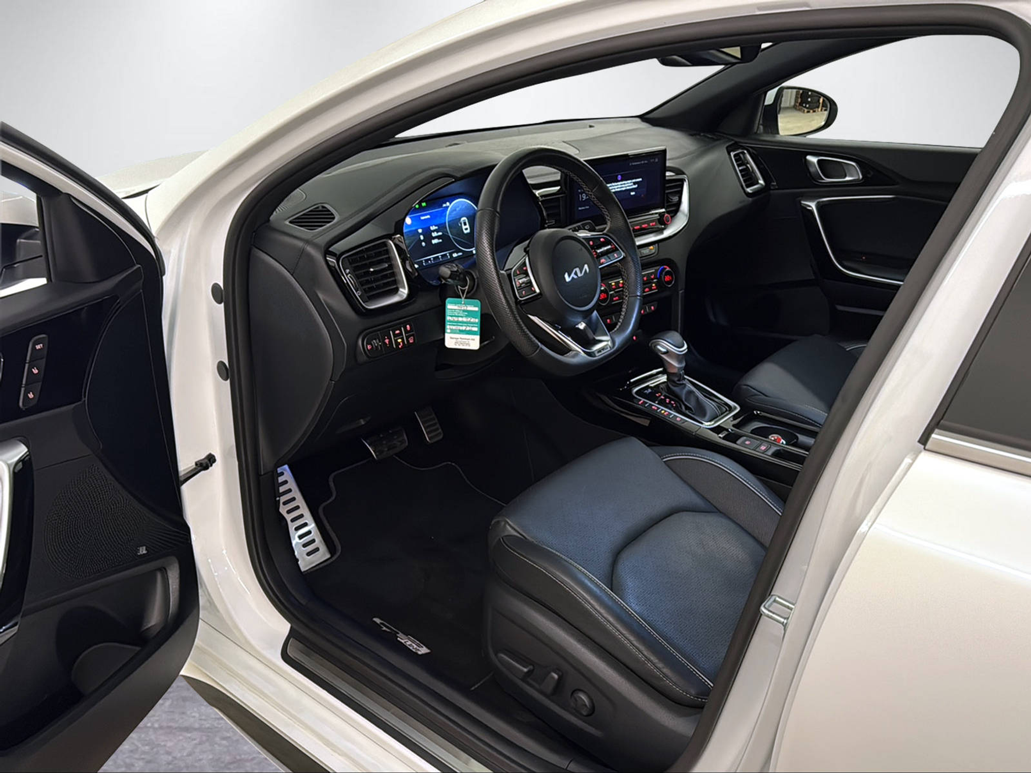 listing desktop thumbnail image 13