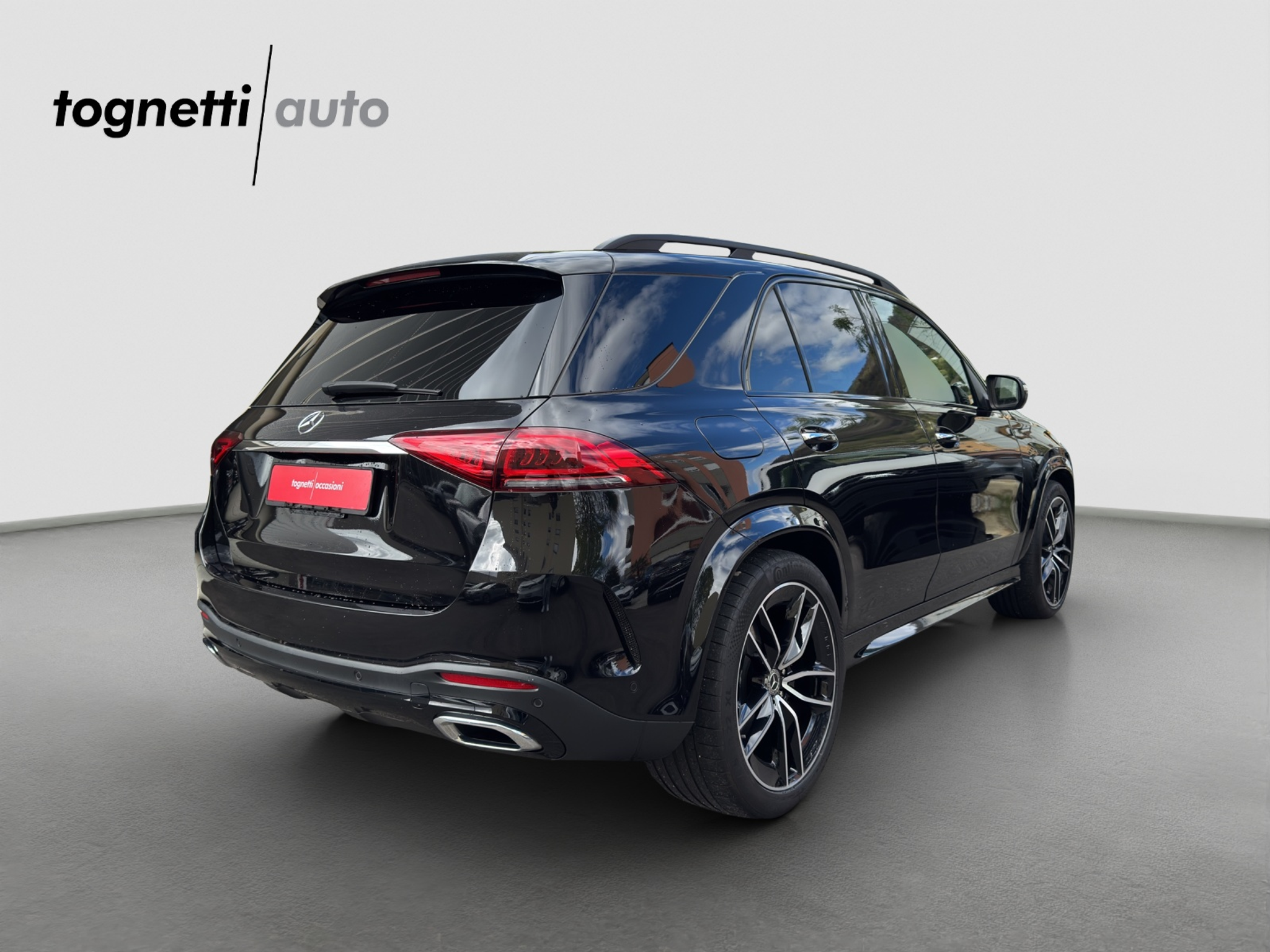 listing desktop thumbnail image 3