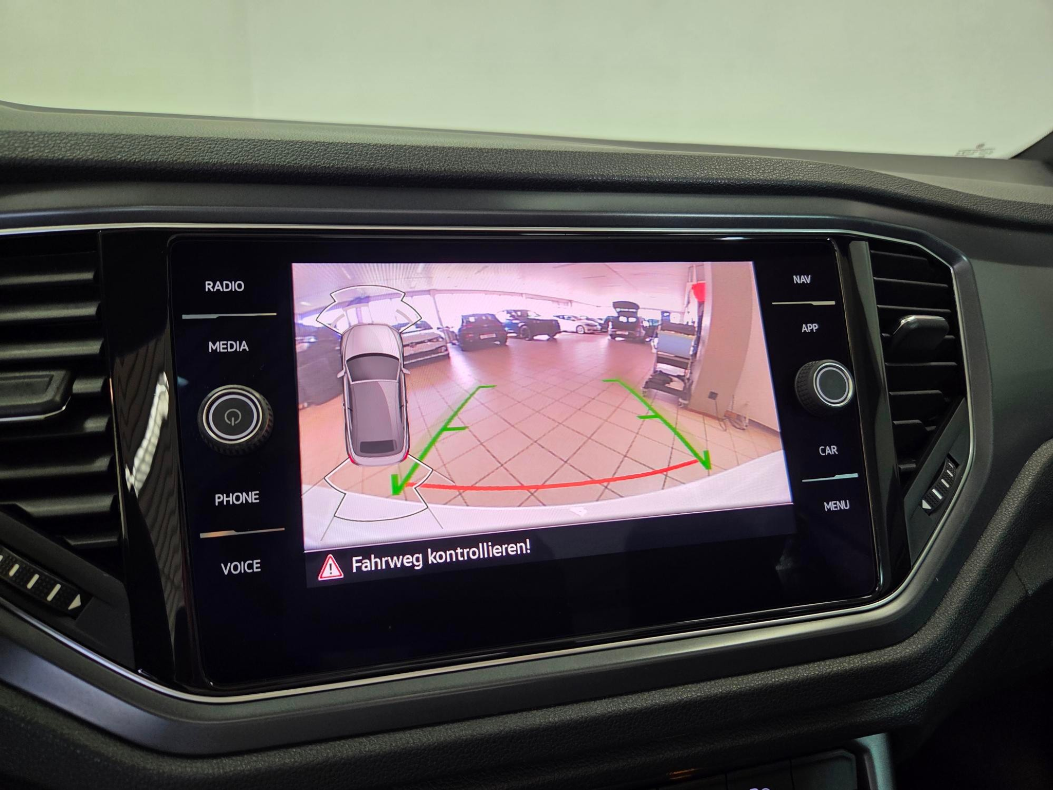 listing desktop thumbnail image 16