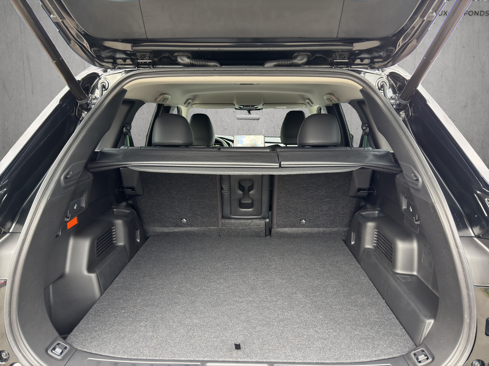 listing desktop thumbnail image 12