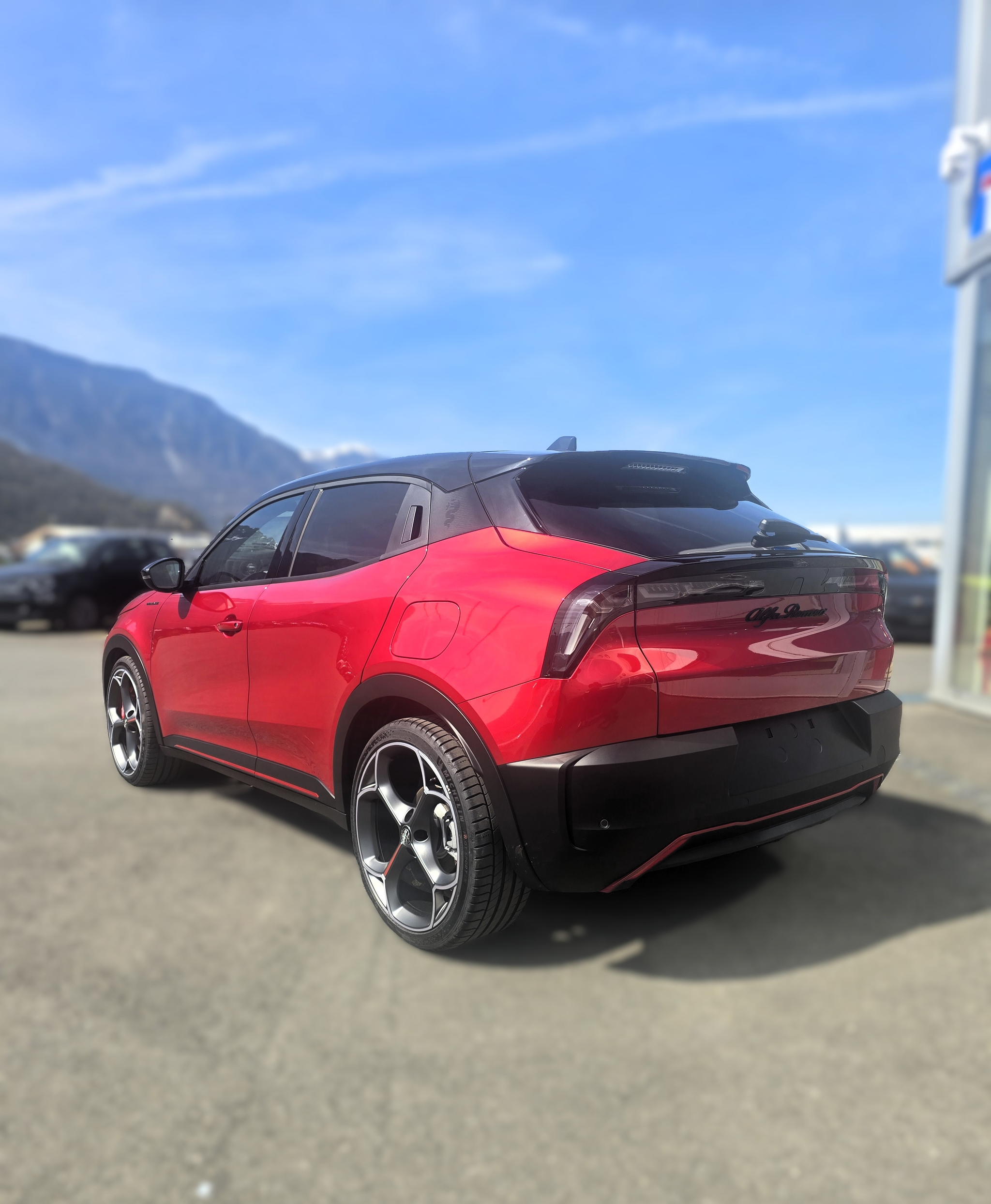 listing desktop thumbnail image 3