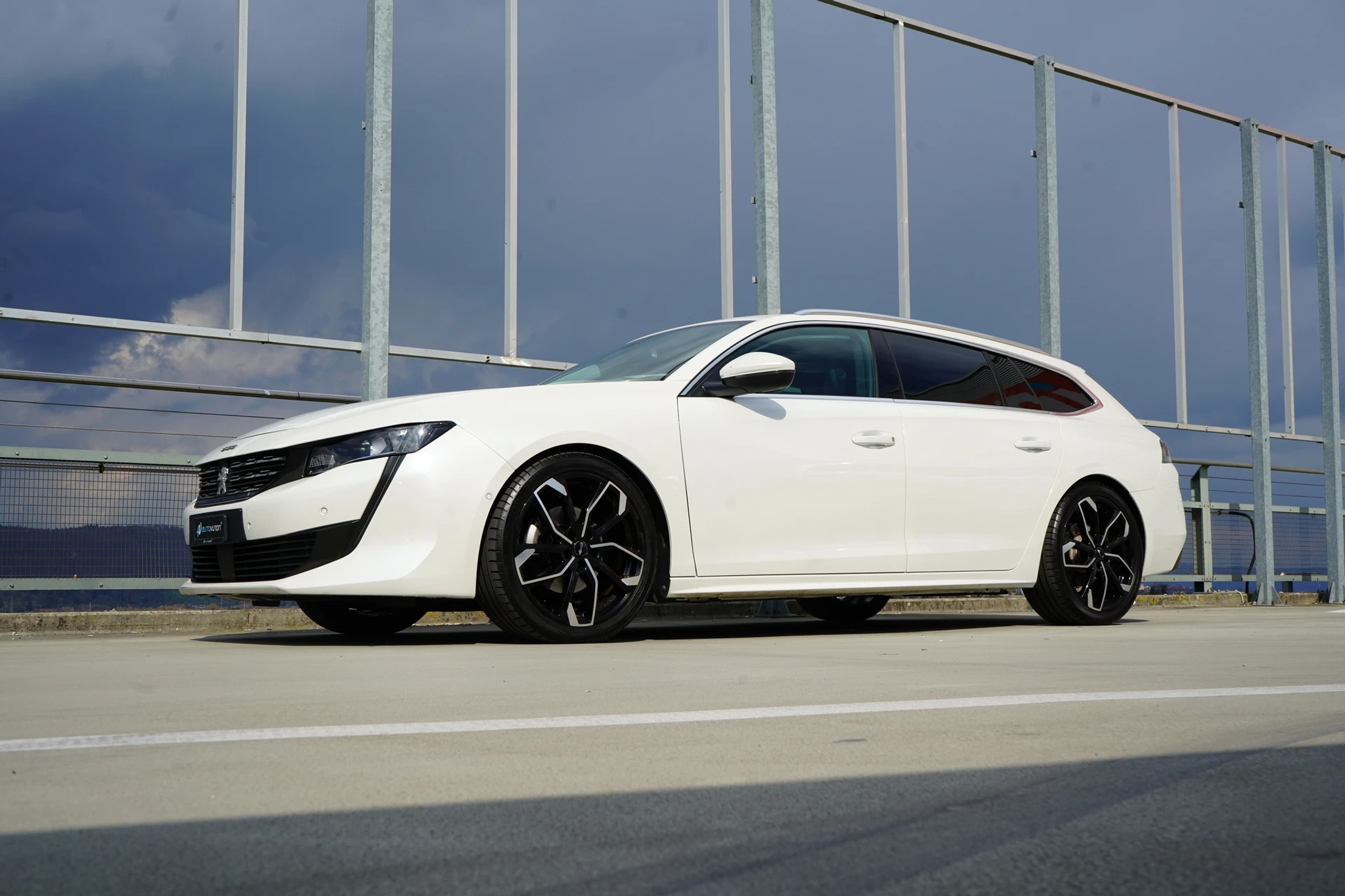 listing desktop thumbnail image 10