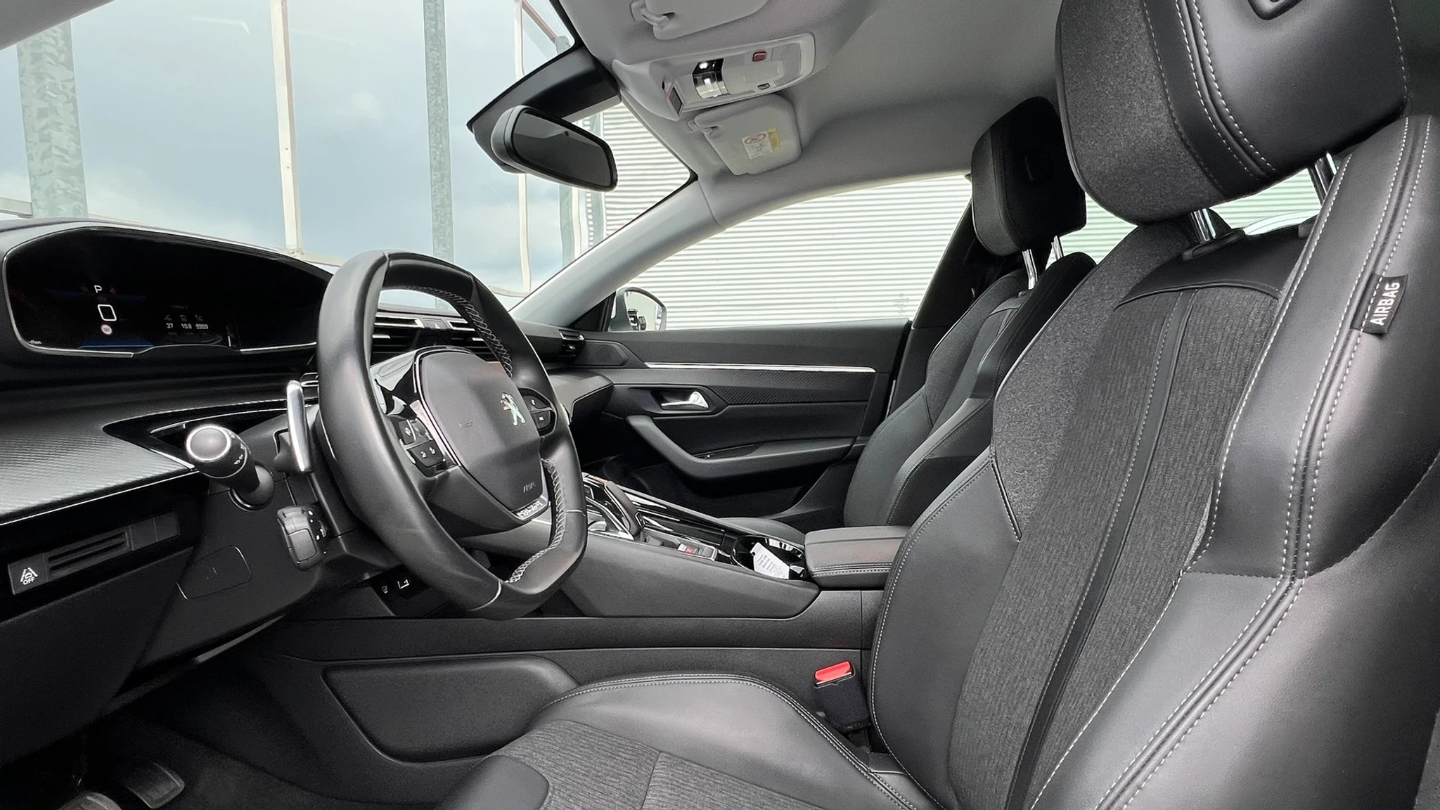 listing desktop thumbnail image 25