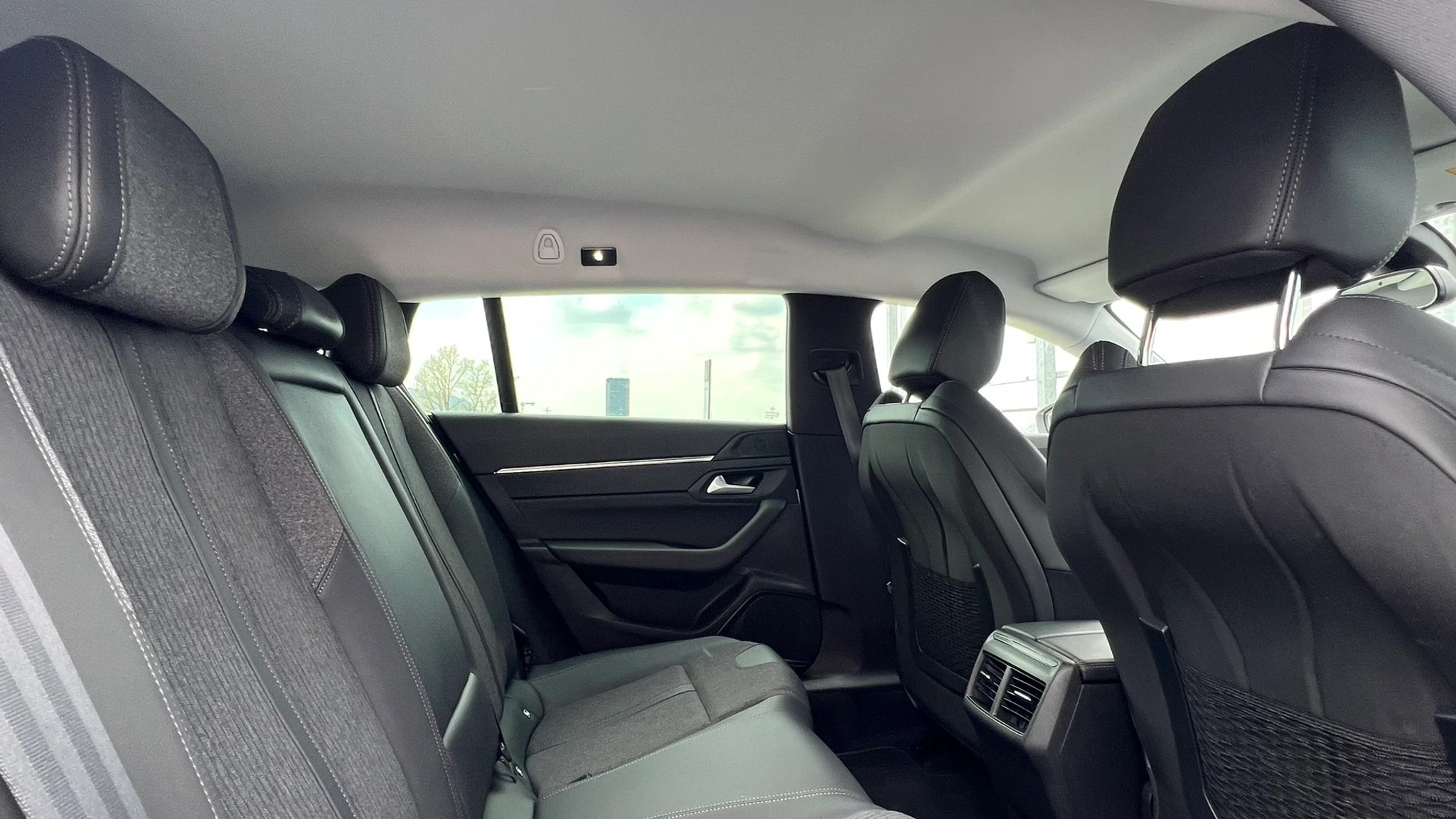 listing desktop thumbnail image 26