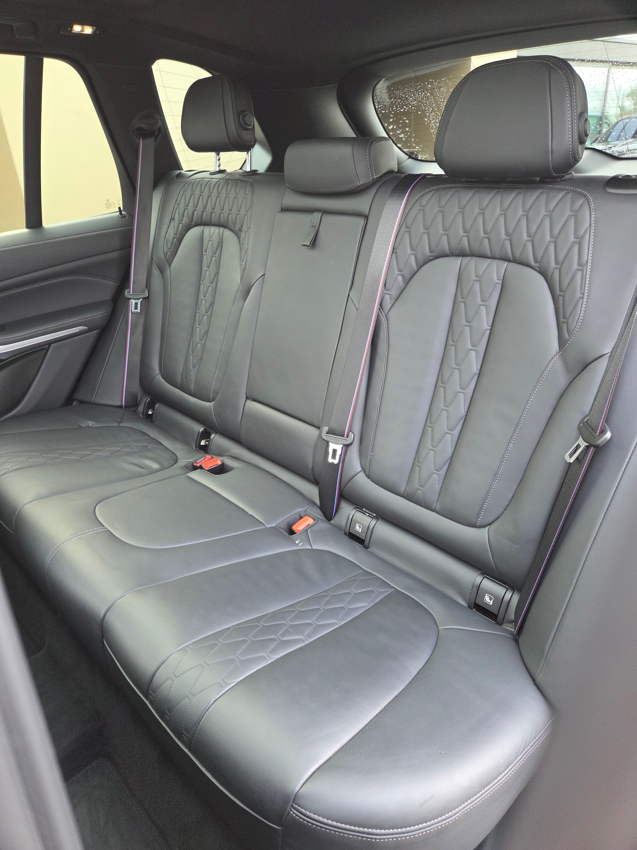 listing desktop thumbnail image 9