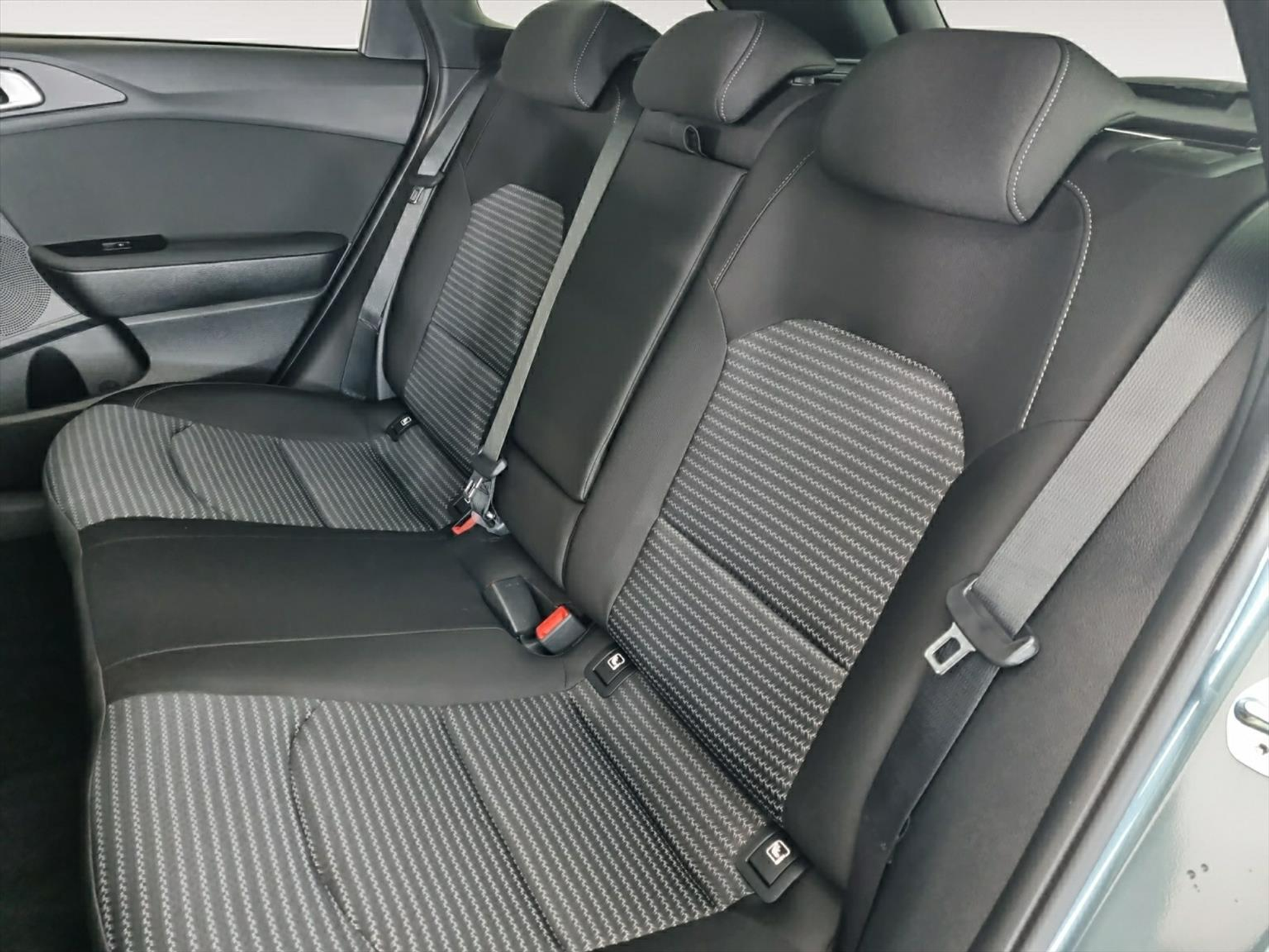 listing desktop thumbnail image 14