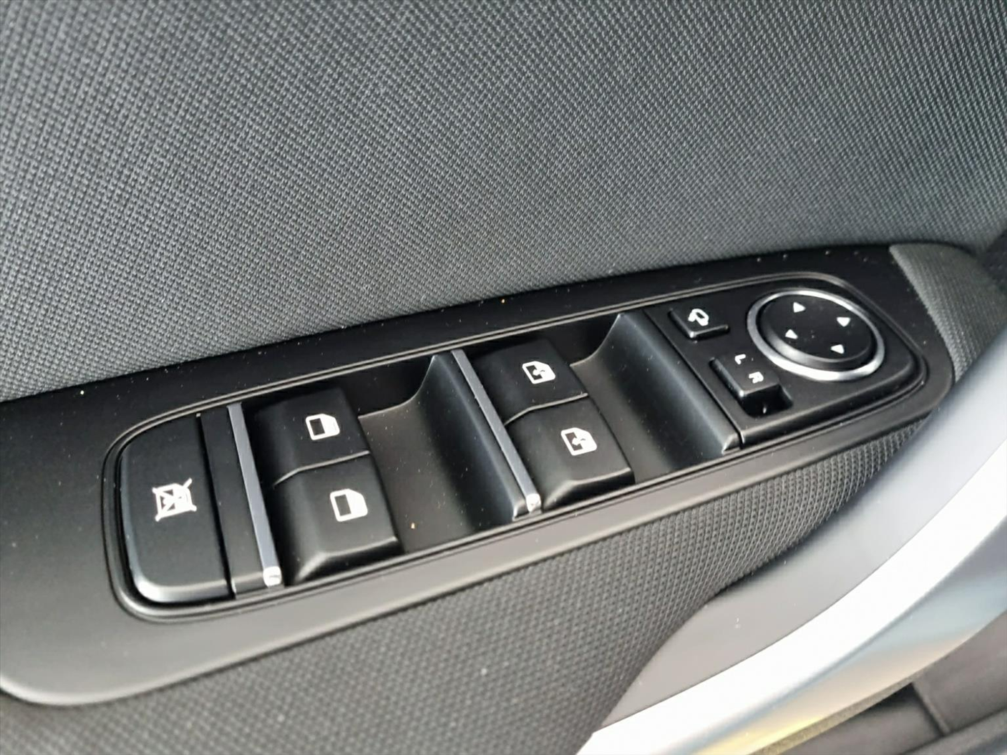 listing desktop thumbnail image 8