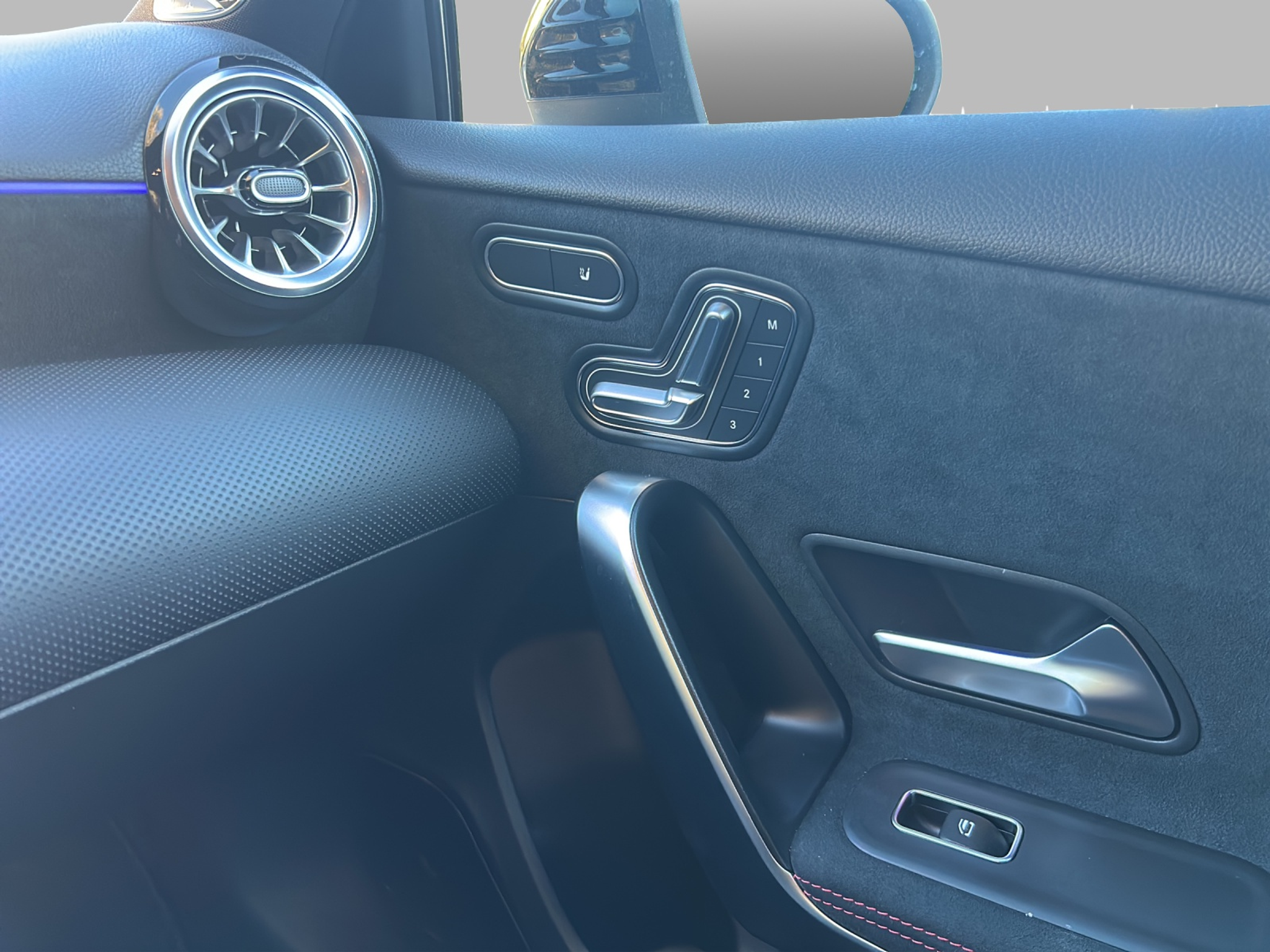 listing desktop thumbnail image 15