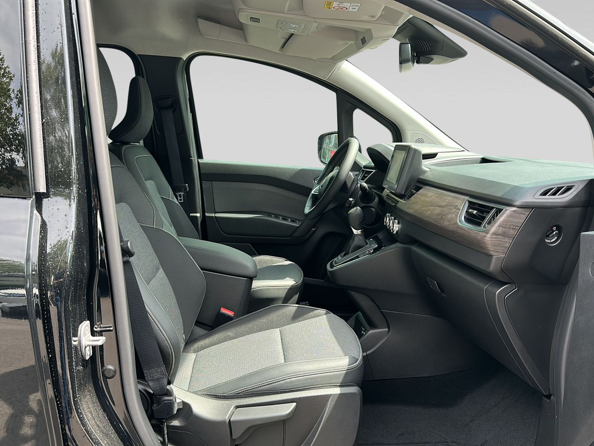 listing desktop thumbnail image 10