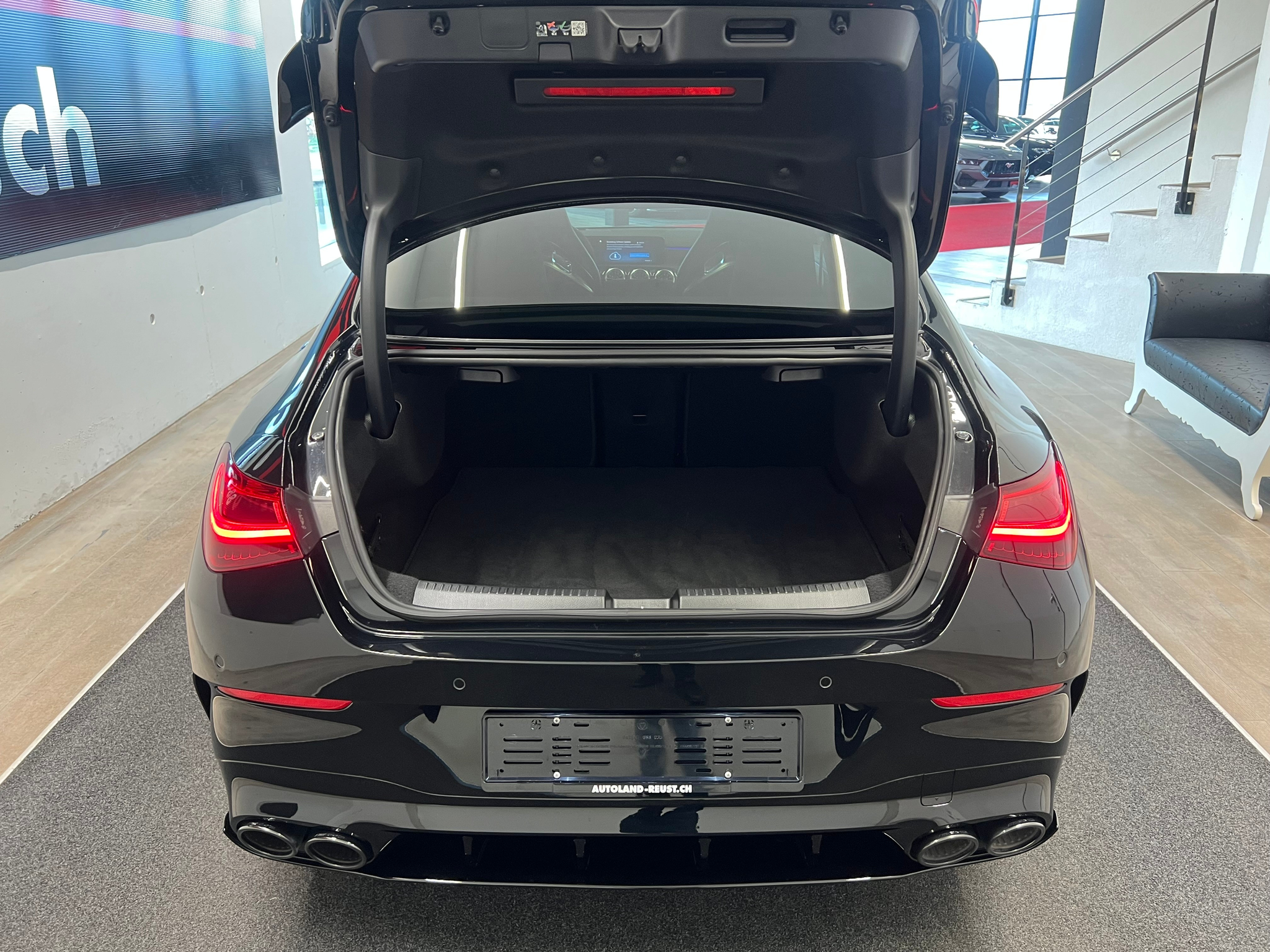 listing desktop thumbnail image 9