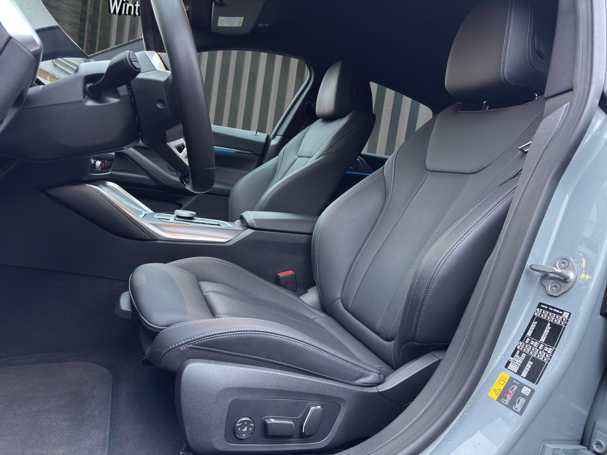 listing desktop thumbnail image 17