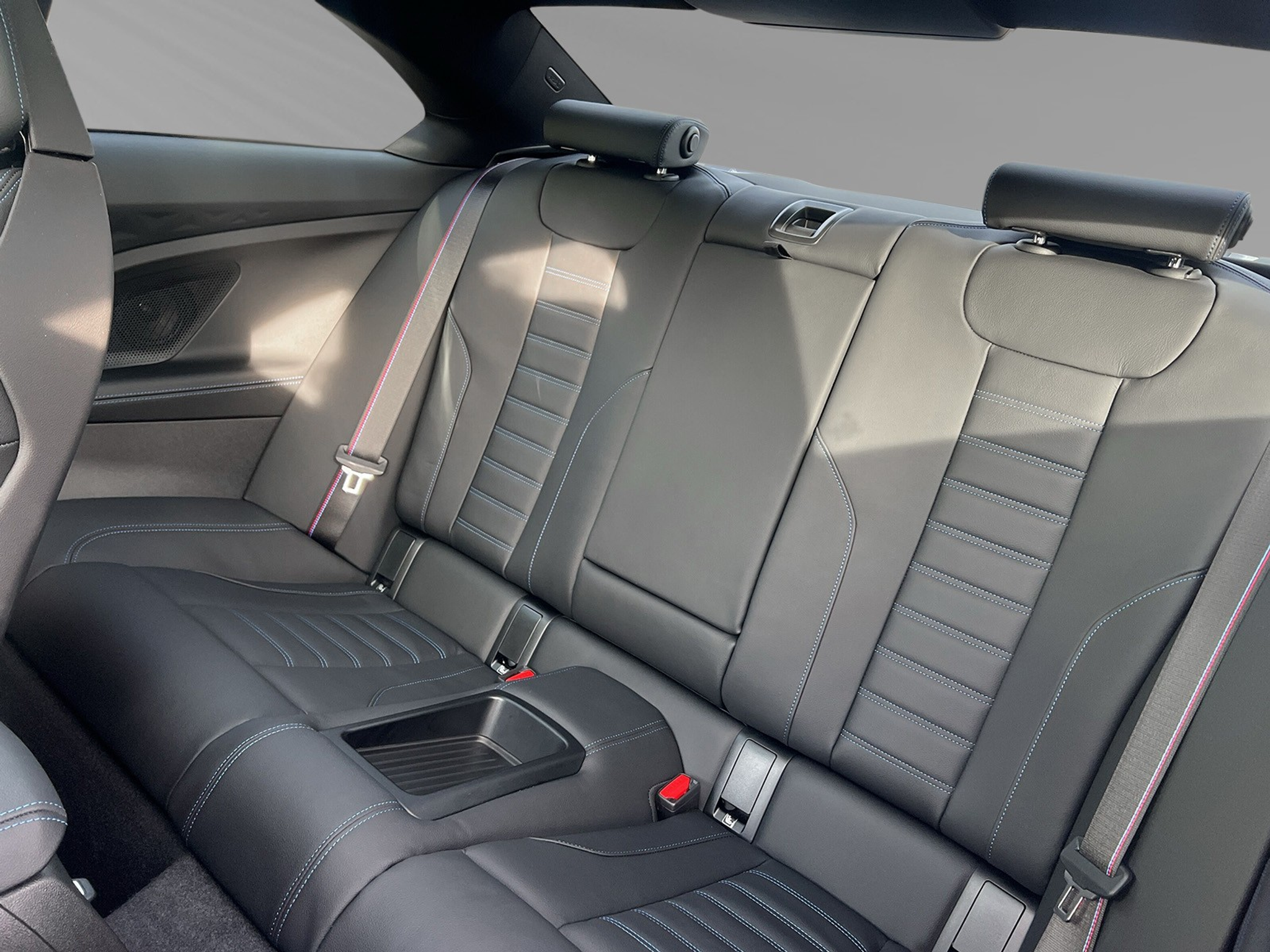 listing desktop thumbnail image 6