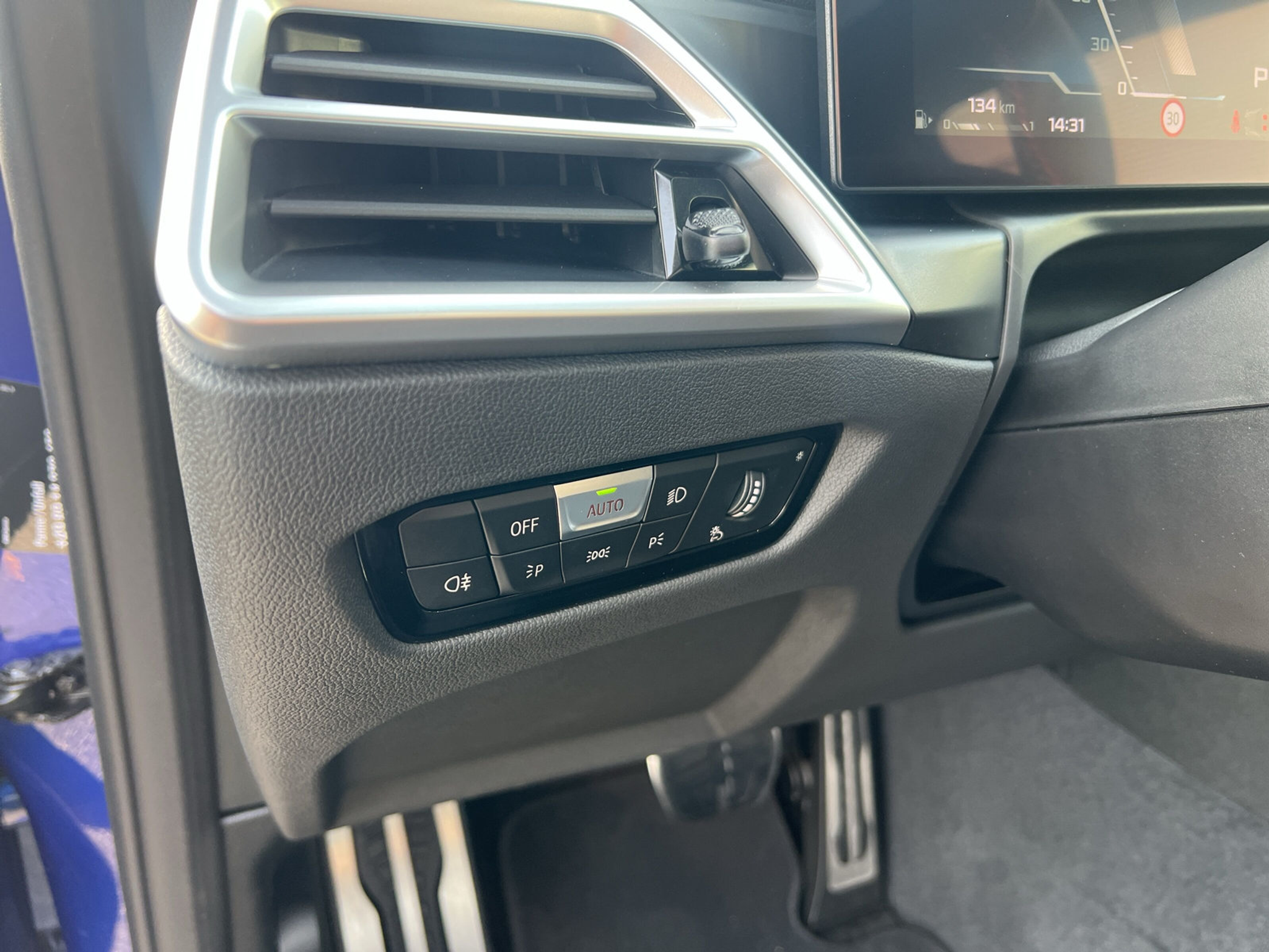 listing desktop thumbnail image 19