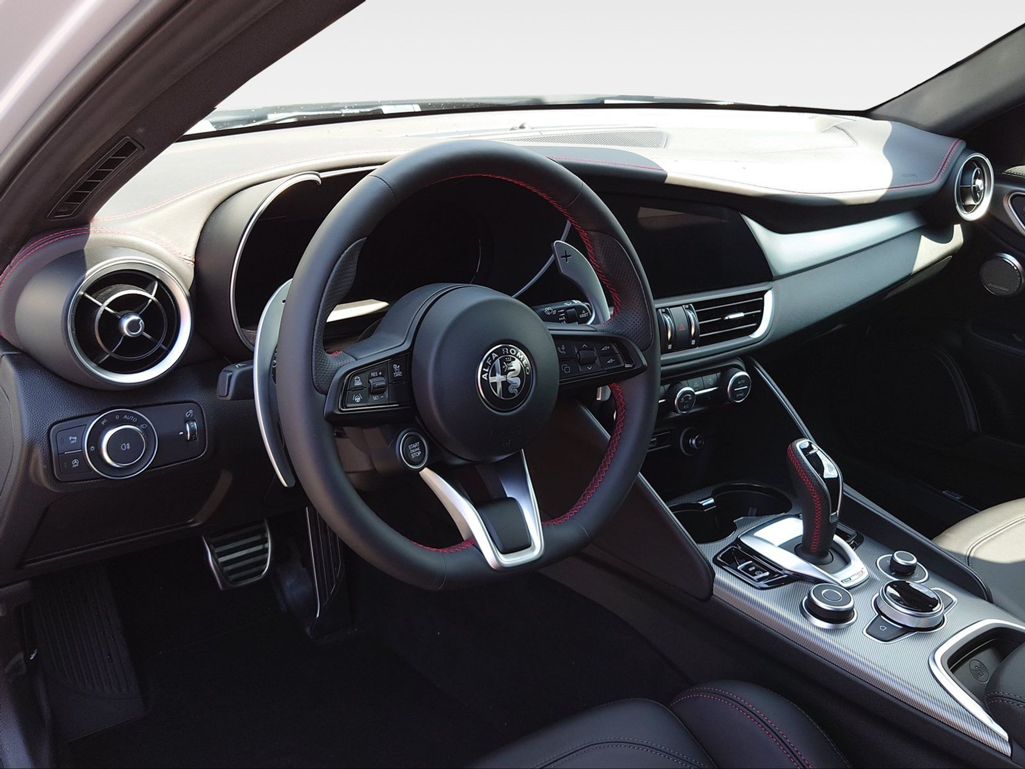 listing desktop thumbnail image 4