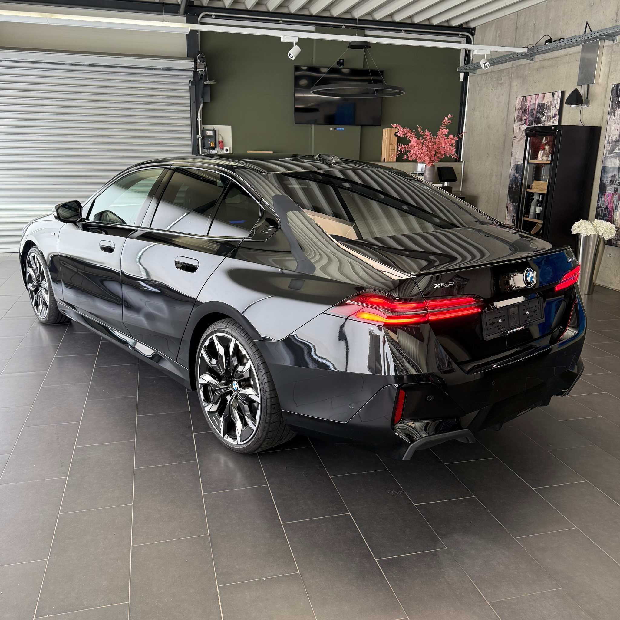 listing desktop thumbnail image 20