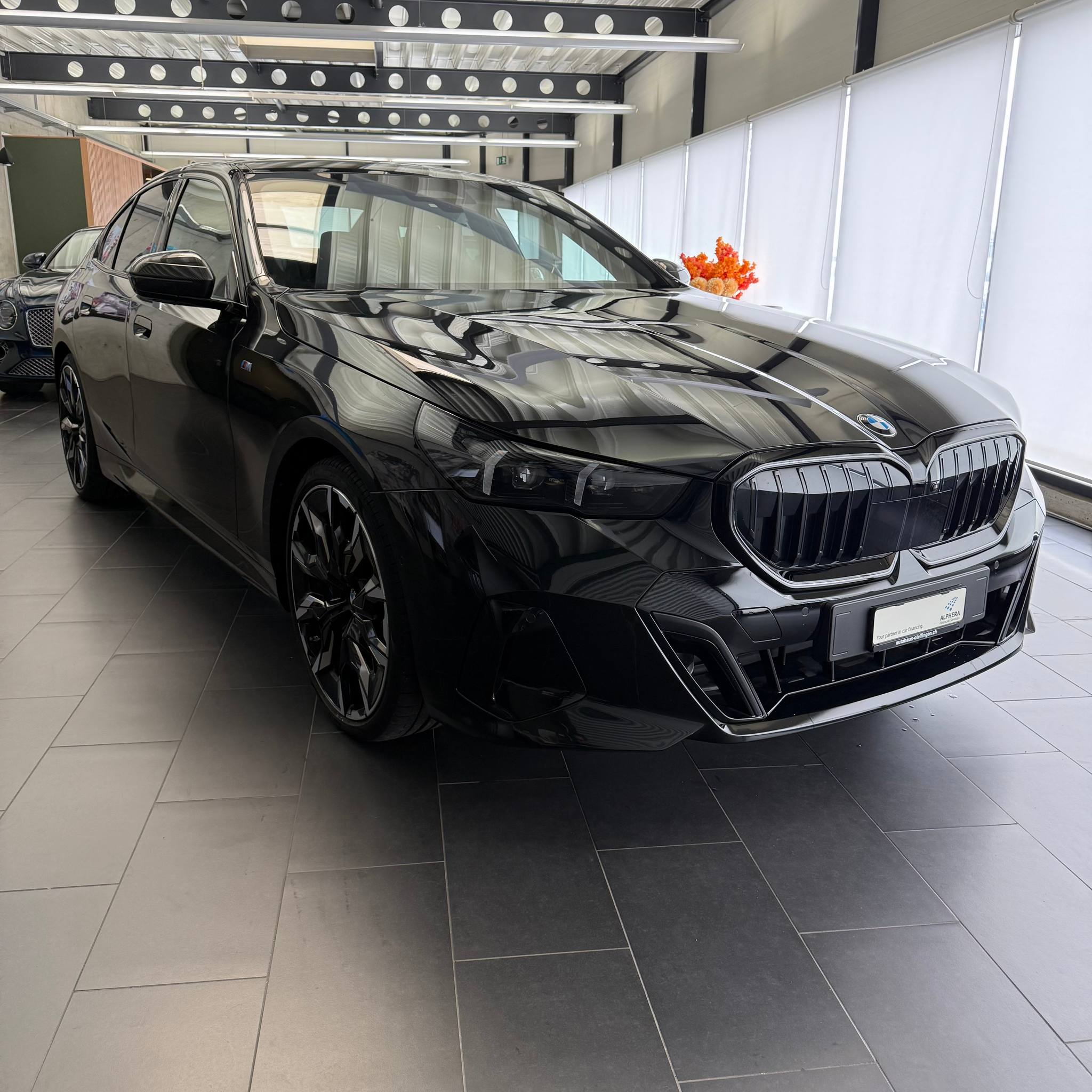 listing desktop thumbnail image 4