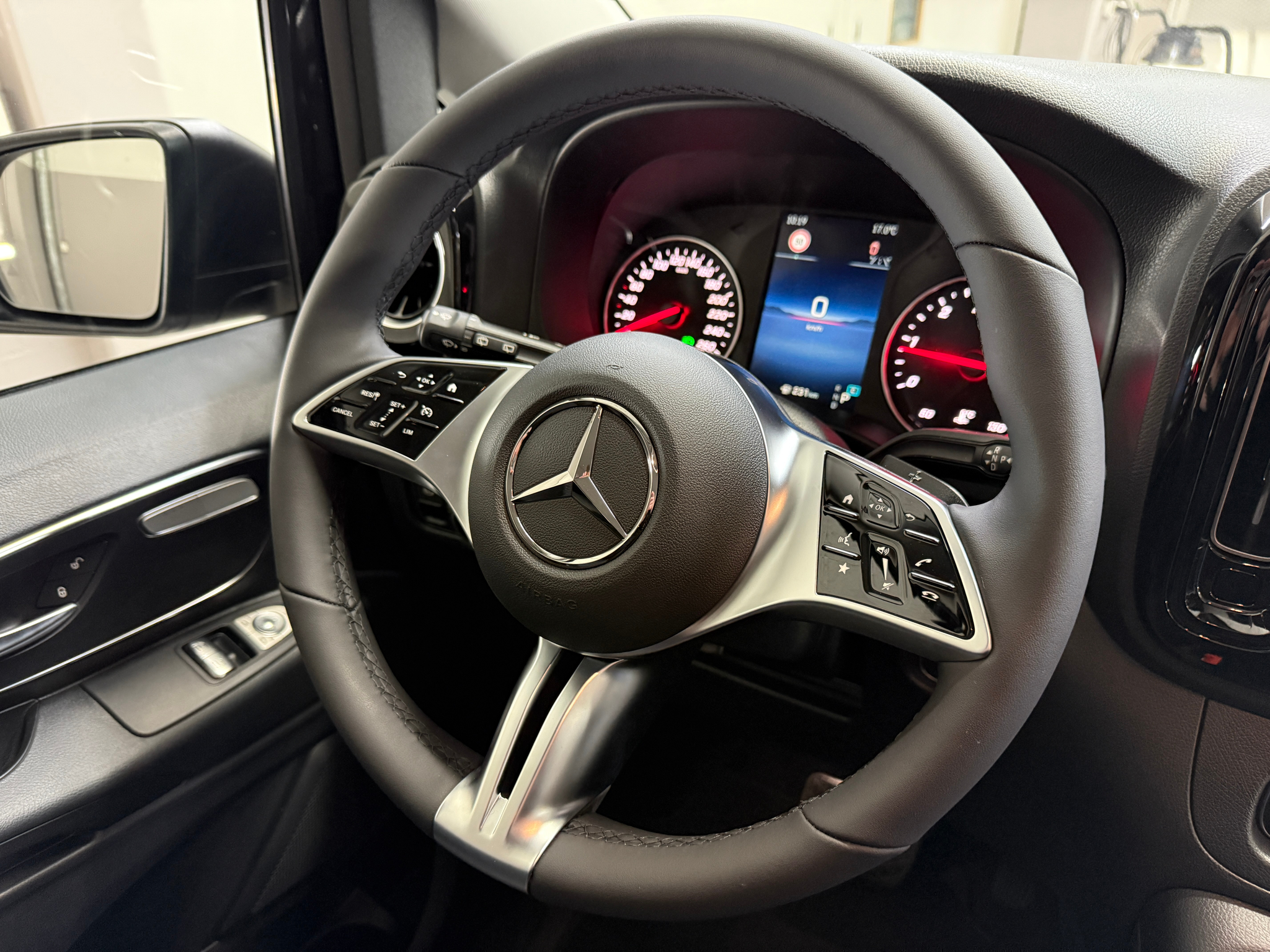 listing desktop thumbnail image 14