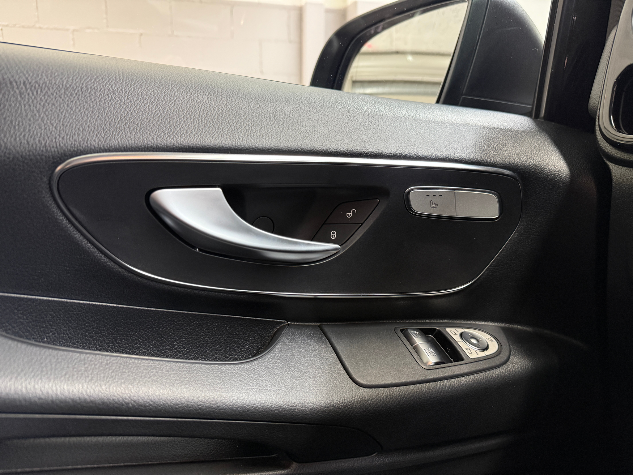 listing desktop thumbnail image 15