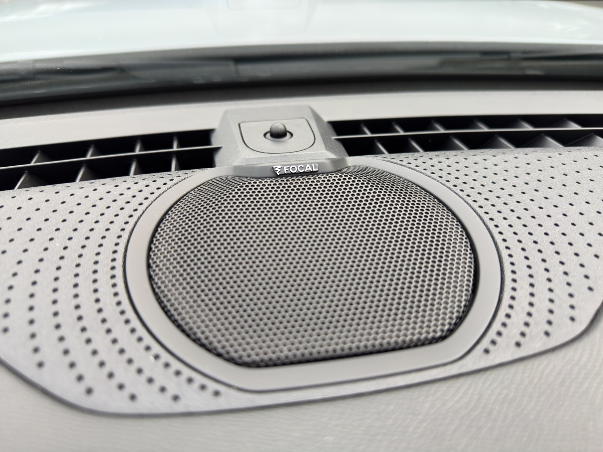 listing desktop thumbnail image 2