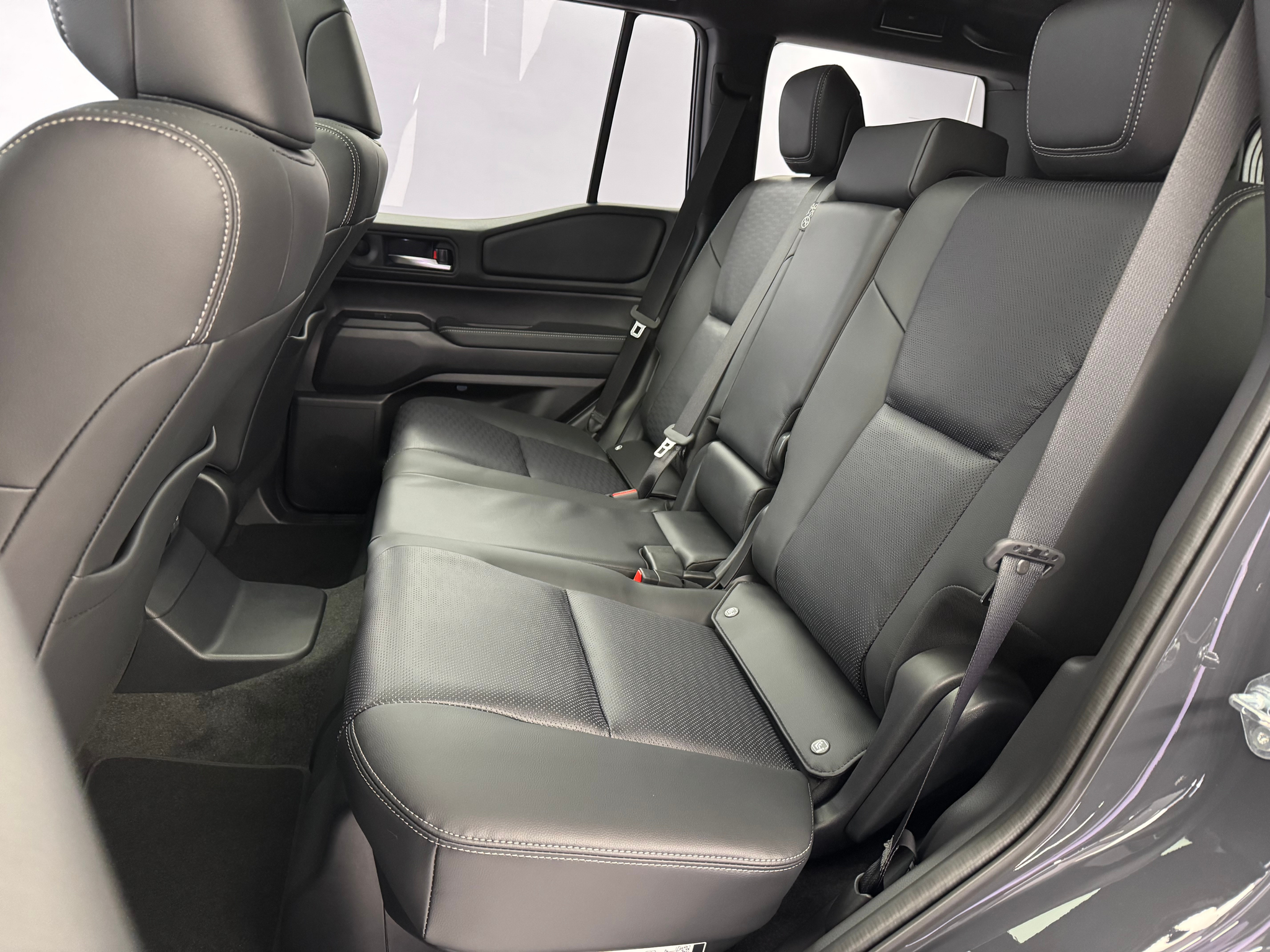 listing desktop thumbnail image 9