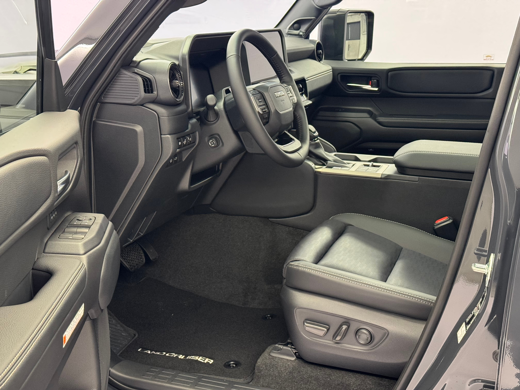 listing desktop thumbnail image 6