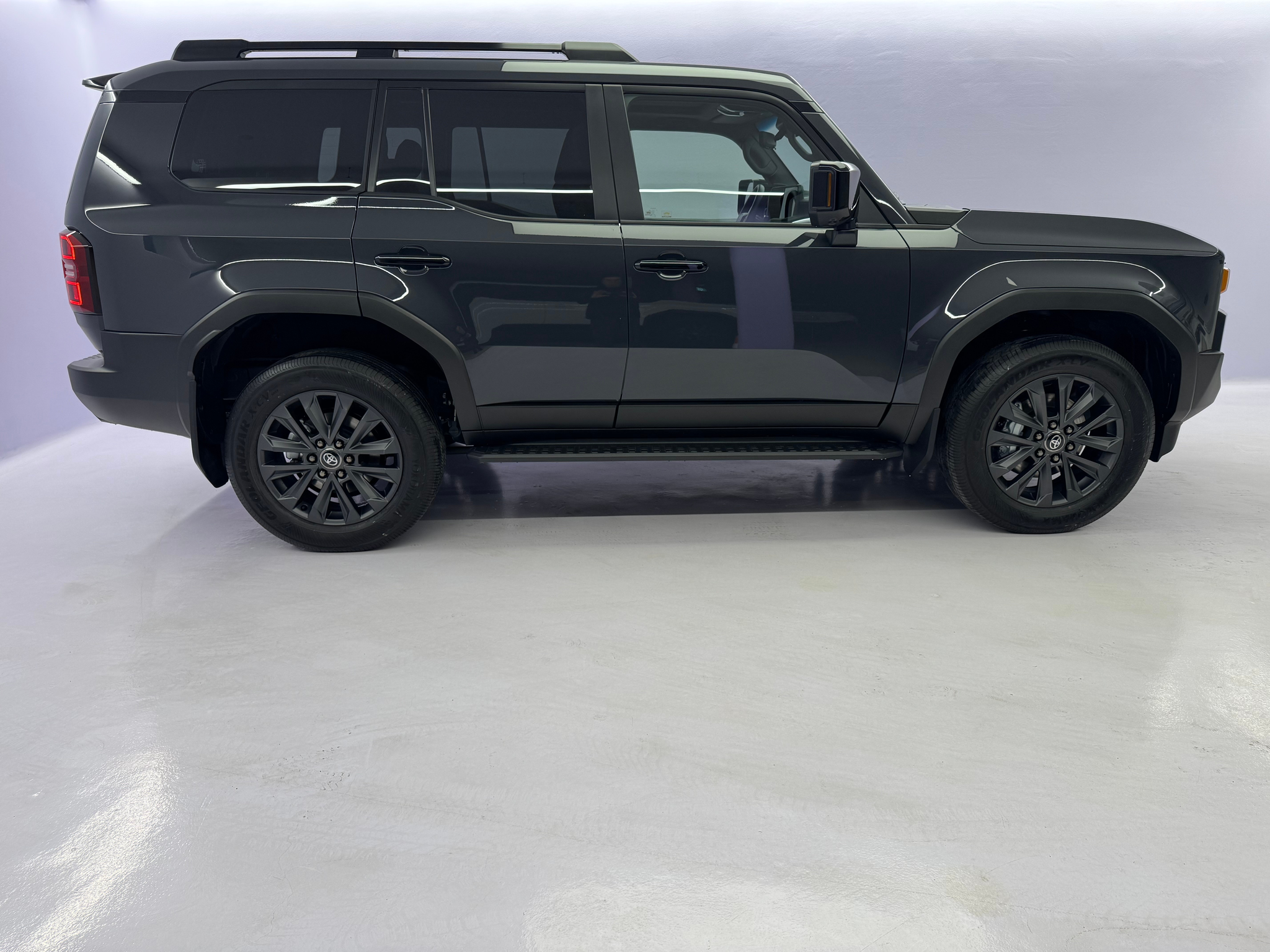 listing desktop thumbnail image 2