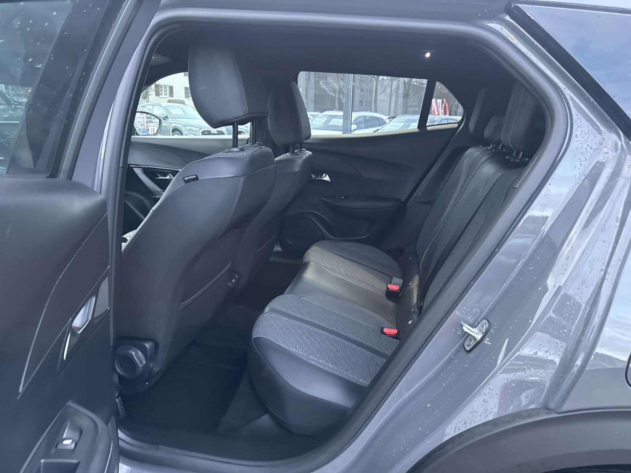 listing desktop thumbnail image 6