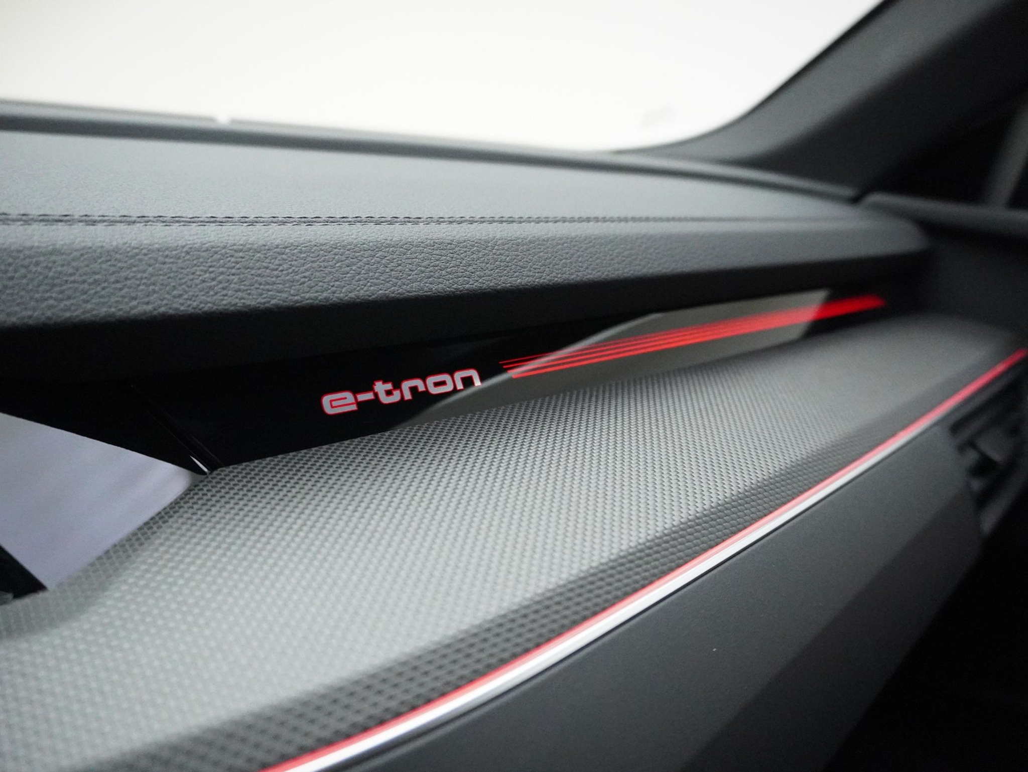 listing desktop thumbnail image 19