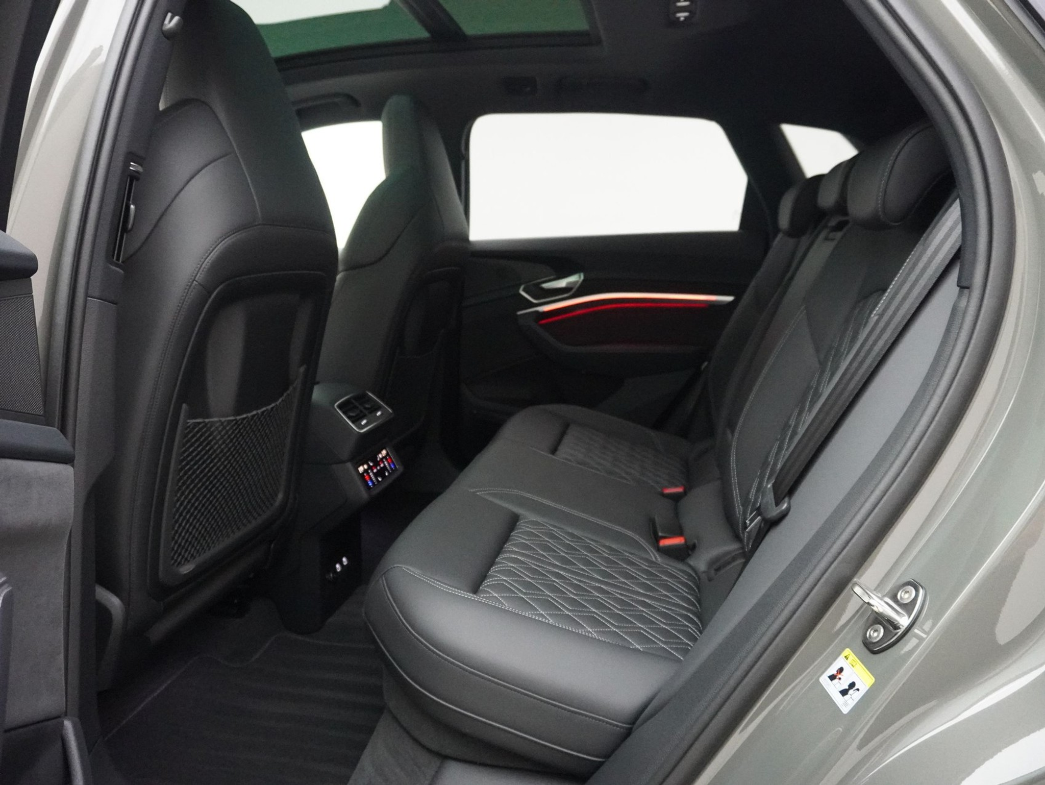 listing desktop thumbnail image 15