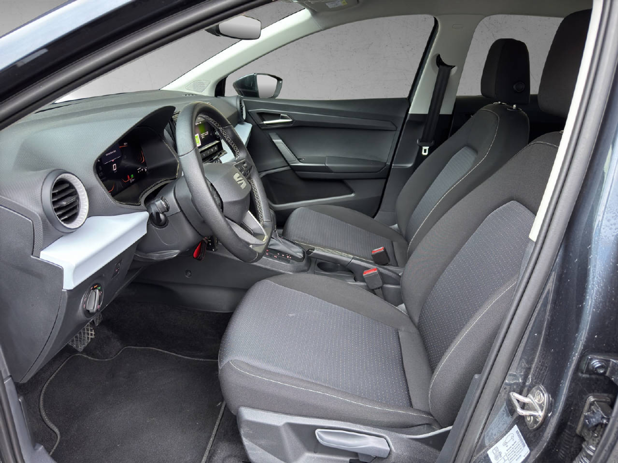 listing desktop thumbnail image 6