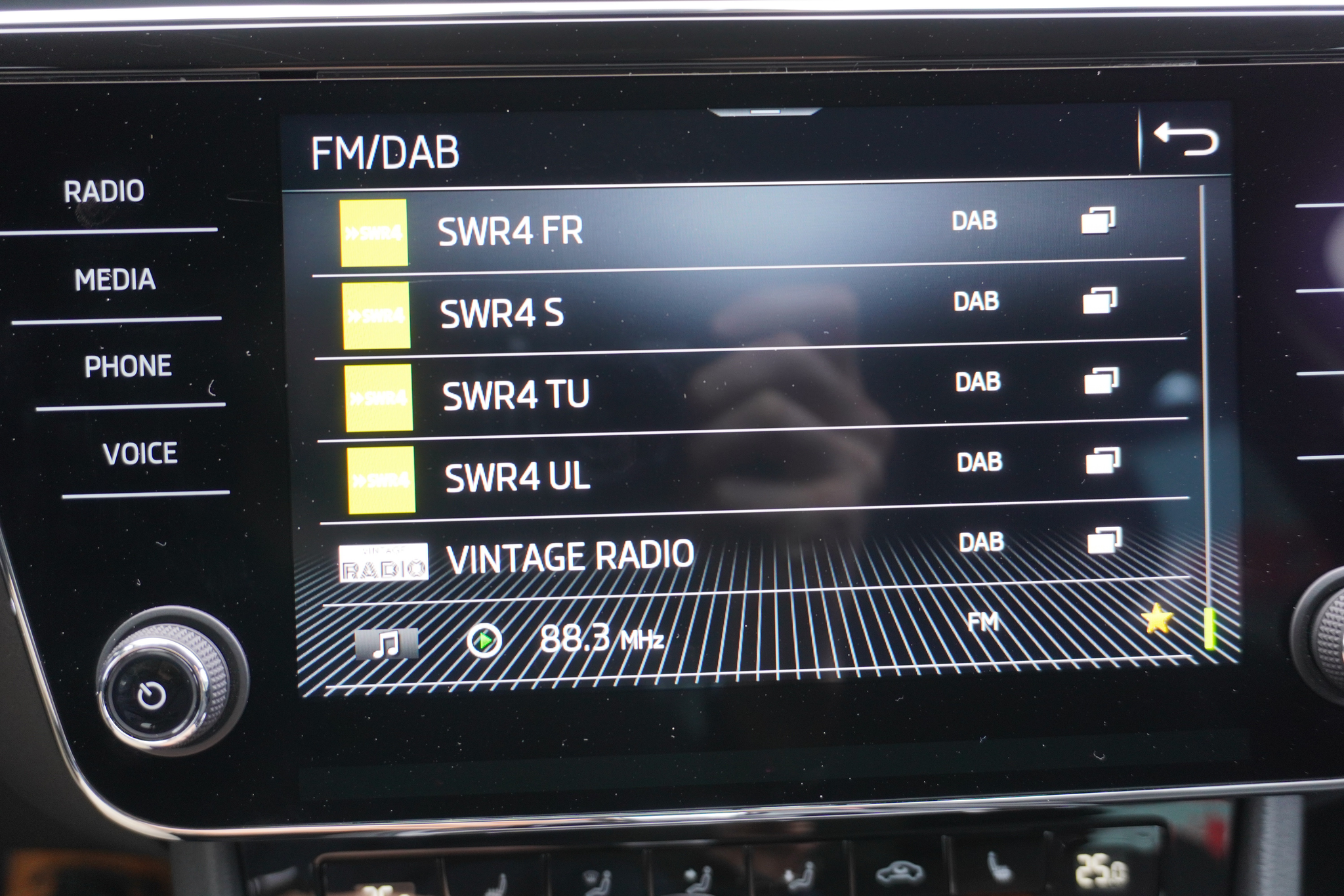 listing desktop thumbnail image 19