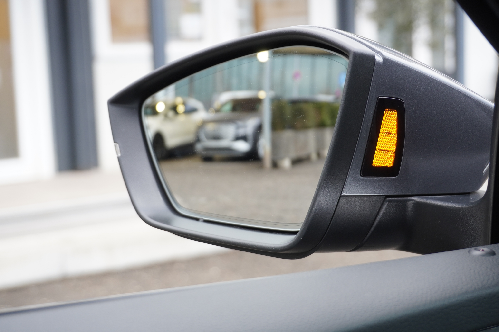 listing desktop thumbnail image 29