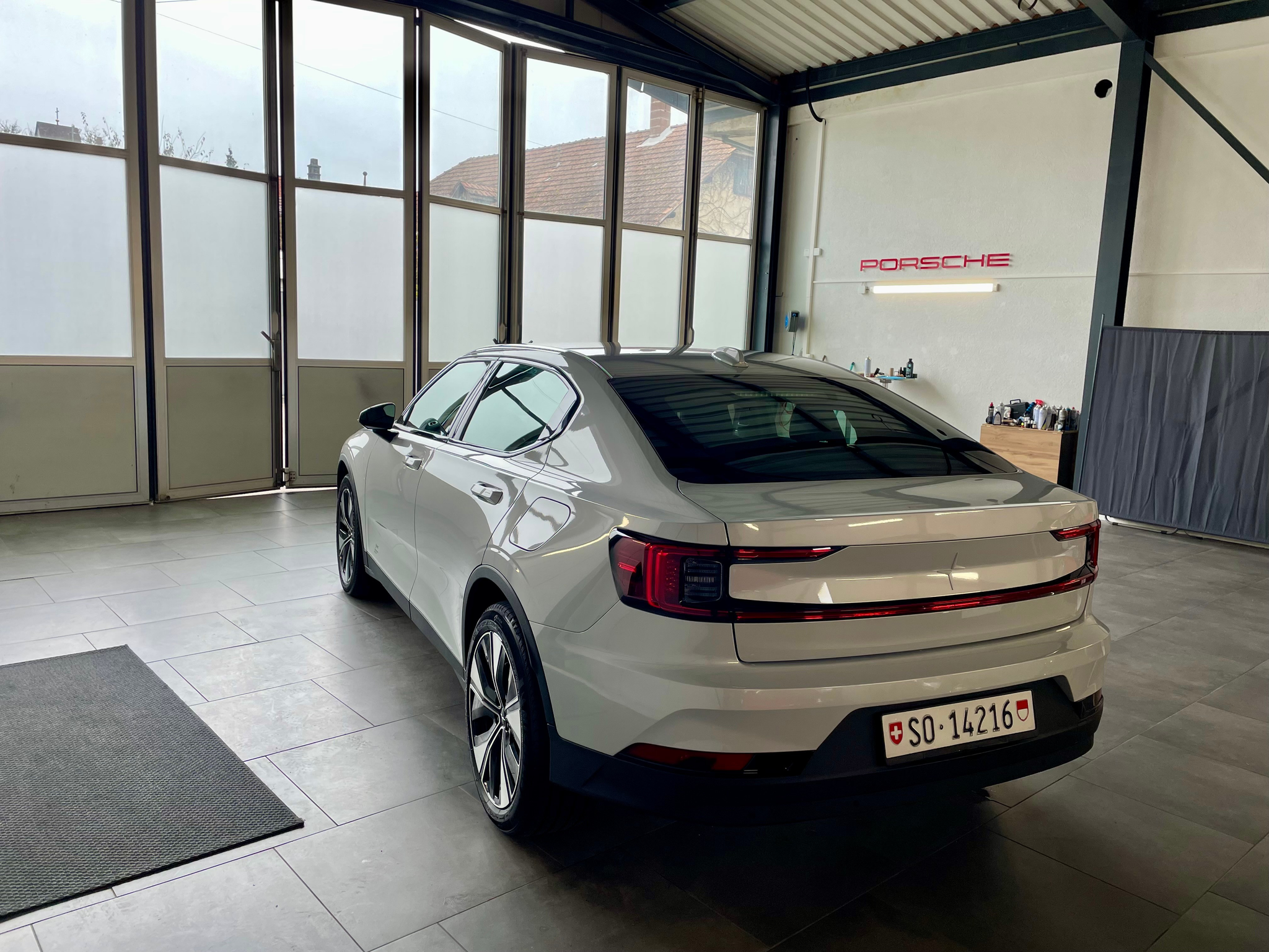 listing desktop thumbnail image 1