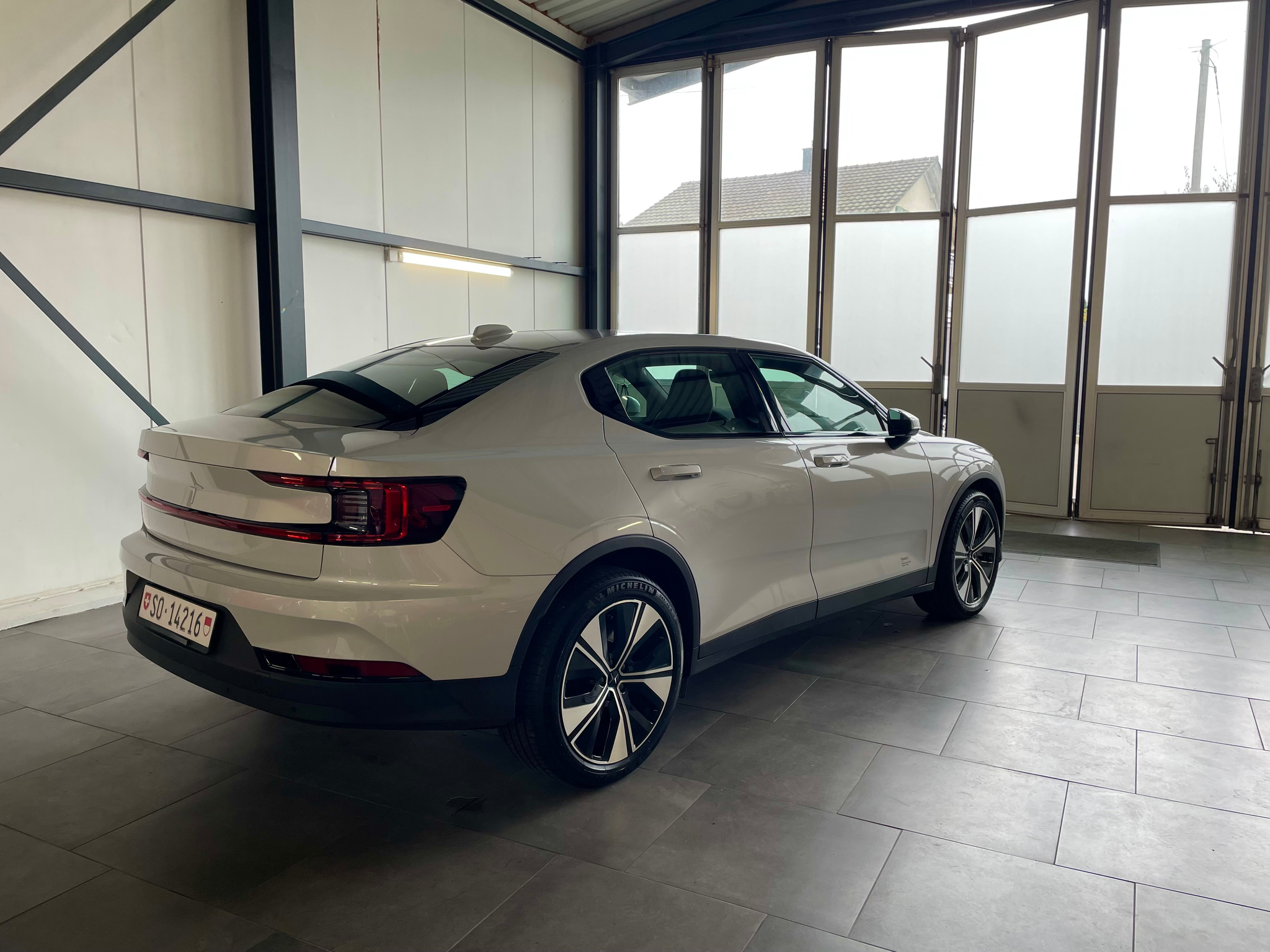 listing desktop thumbnail image 3