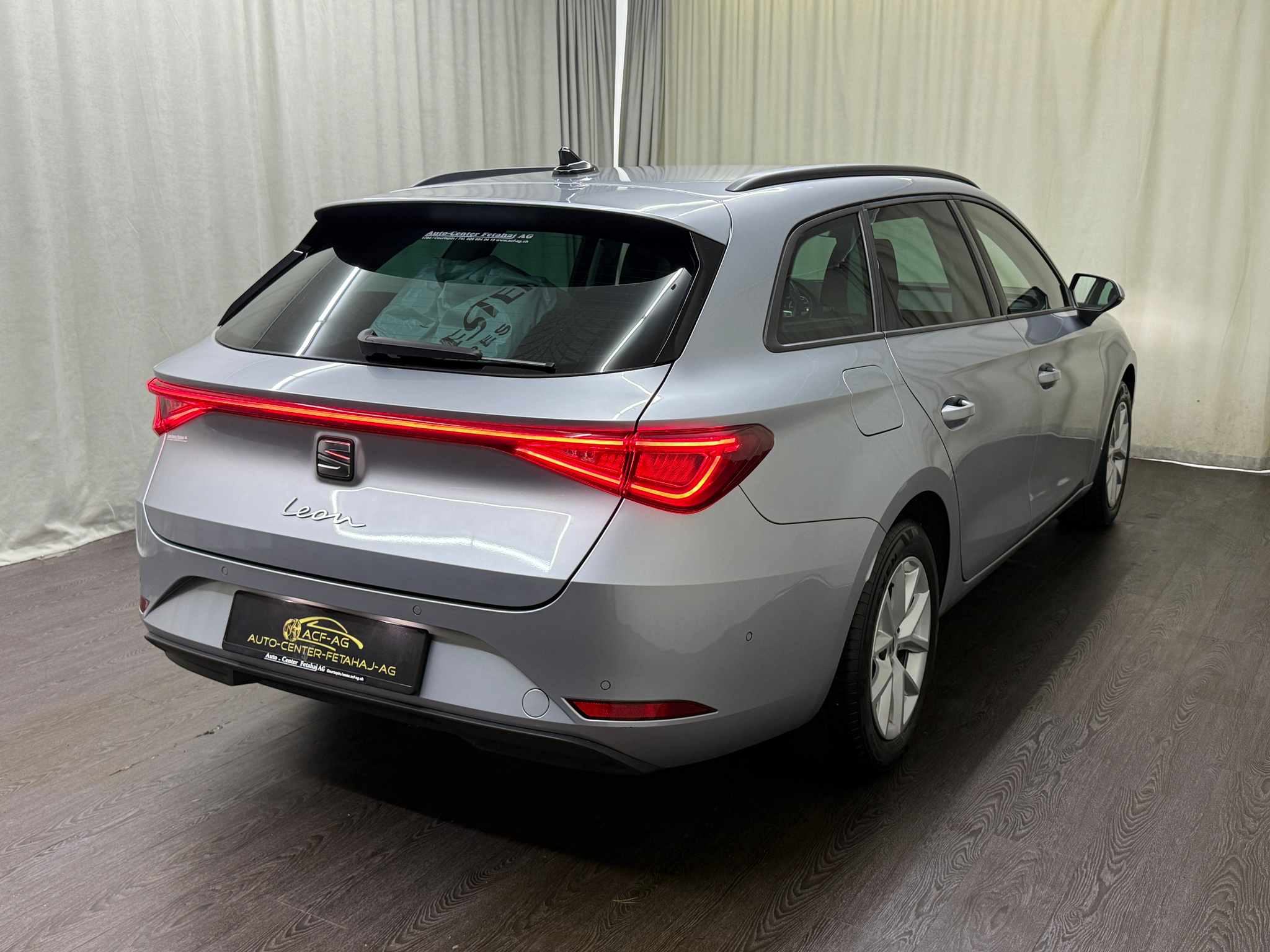 listing desktop thumbnail image 3