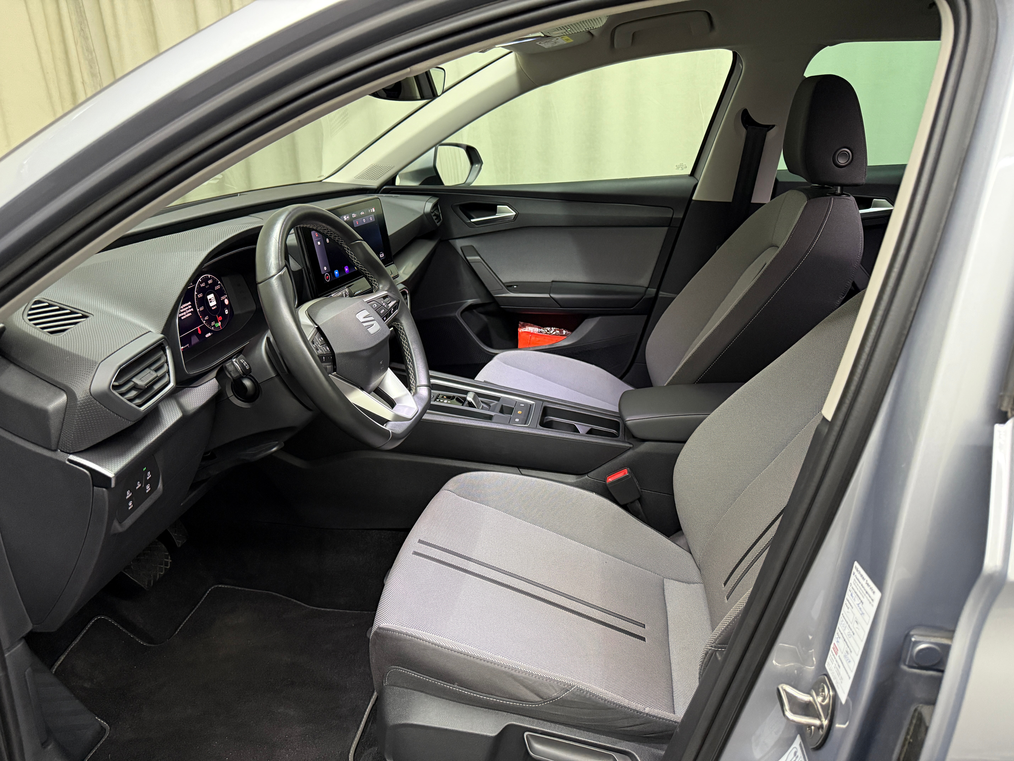 listing desktop thumbnail image 6