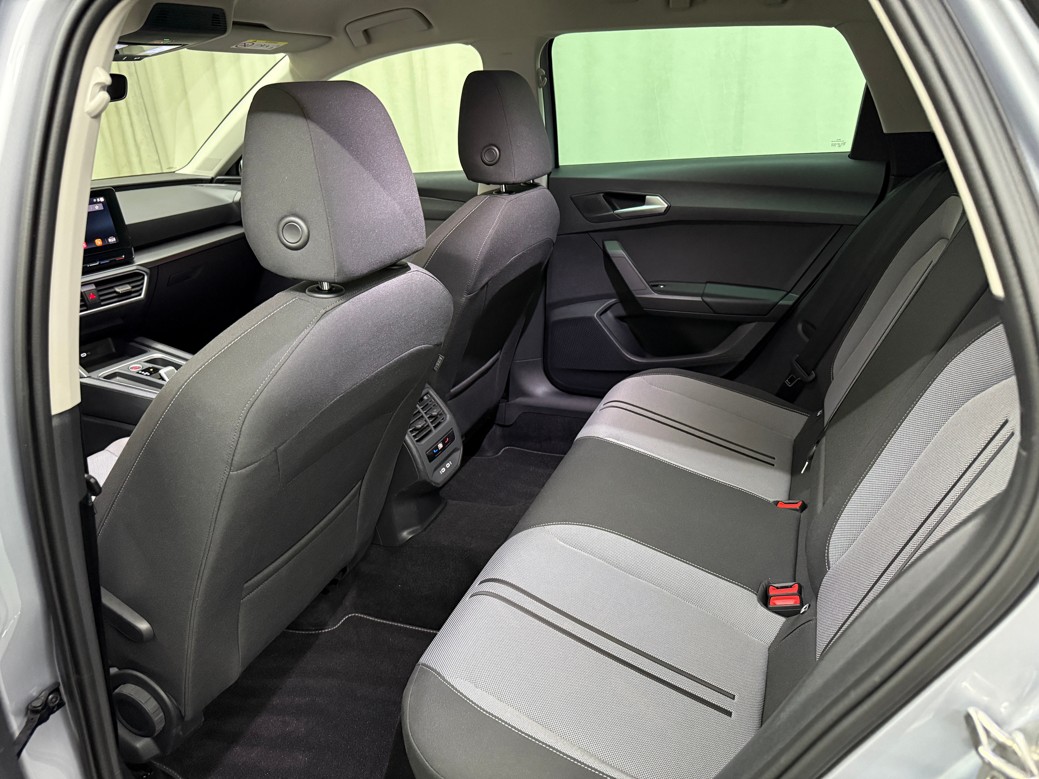 listing desktop thumbnail image 7