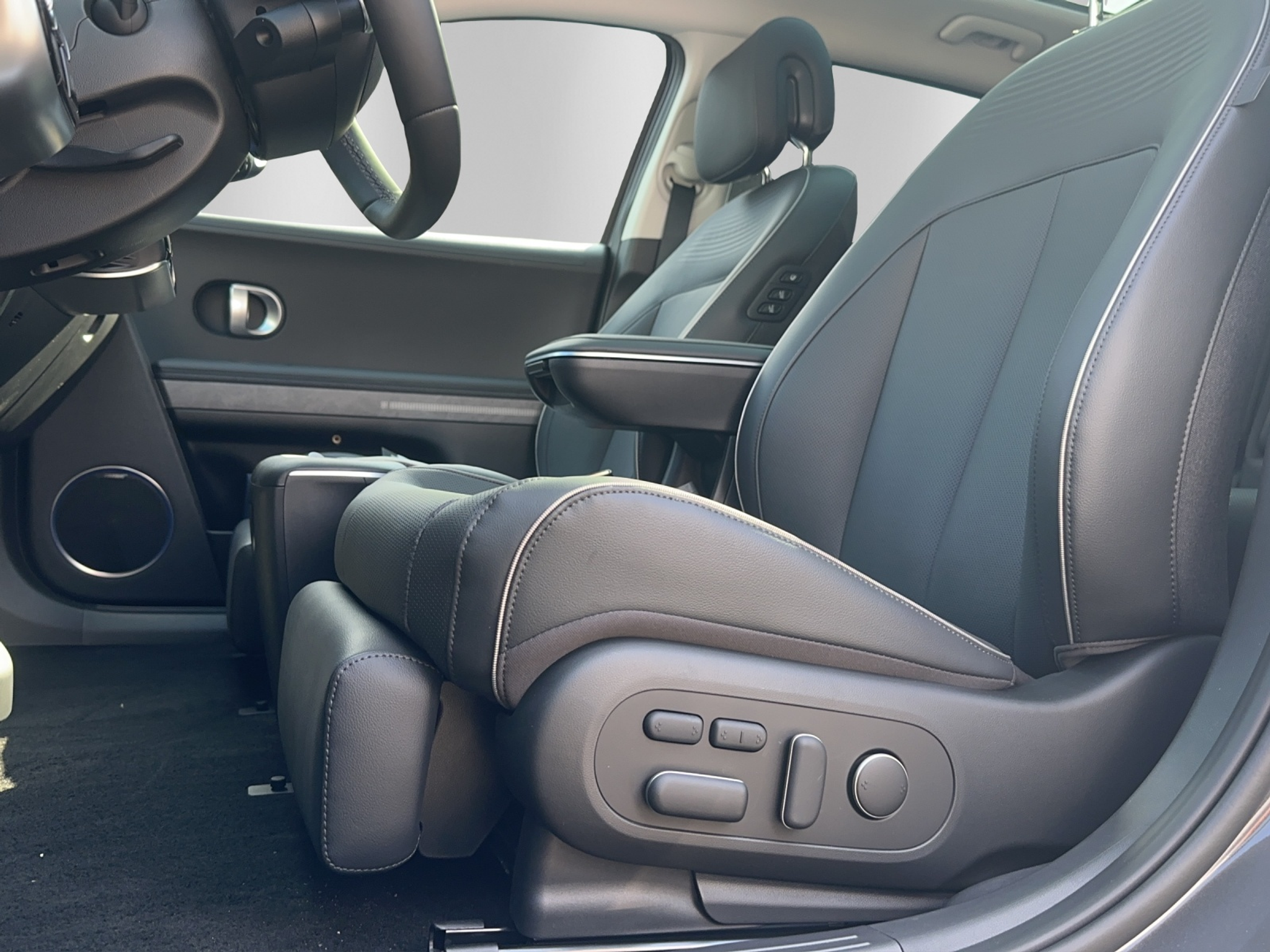 listing desktop thumbnail image 11