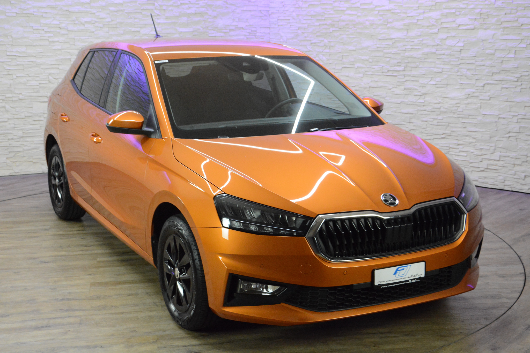 listing desktop thumbnail image 7