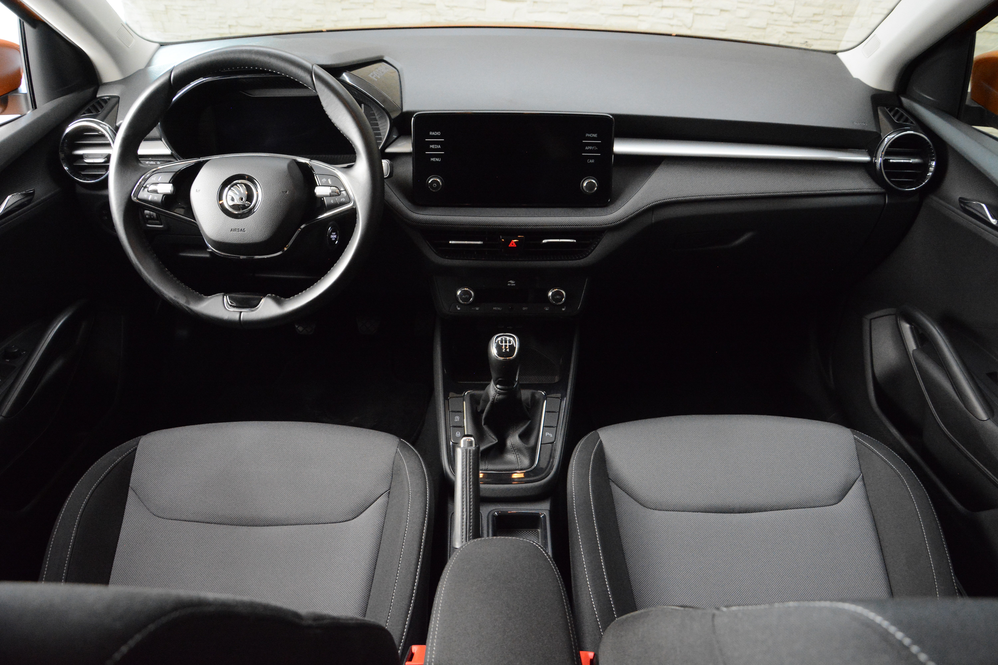 listing desktop thumbnail image 10