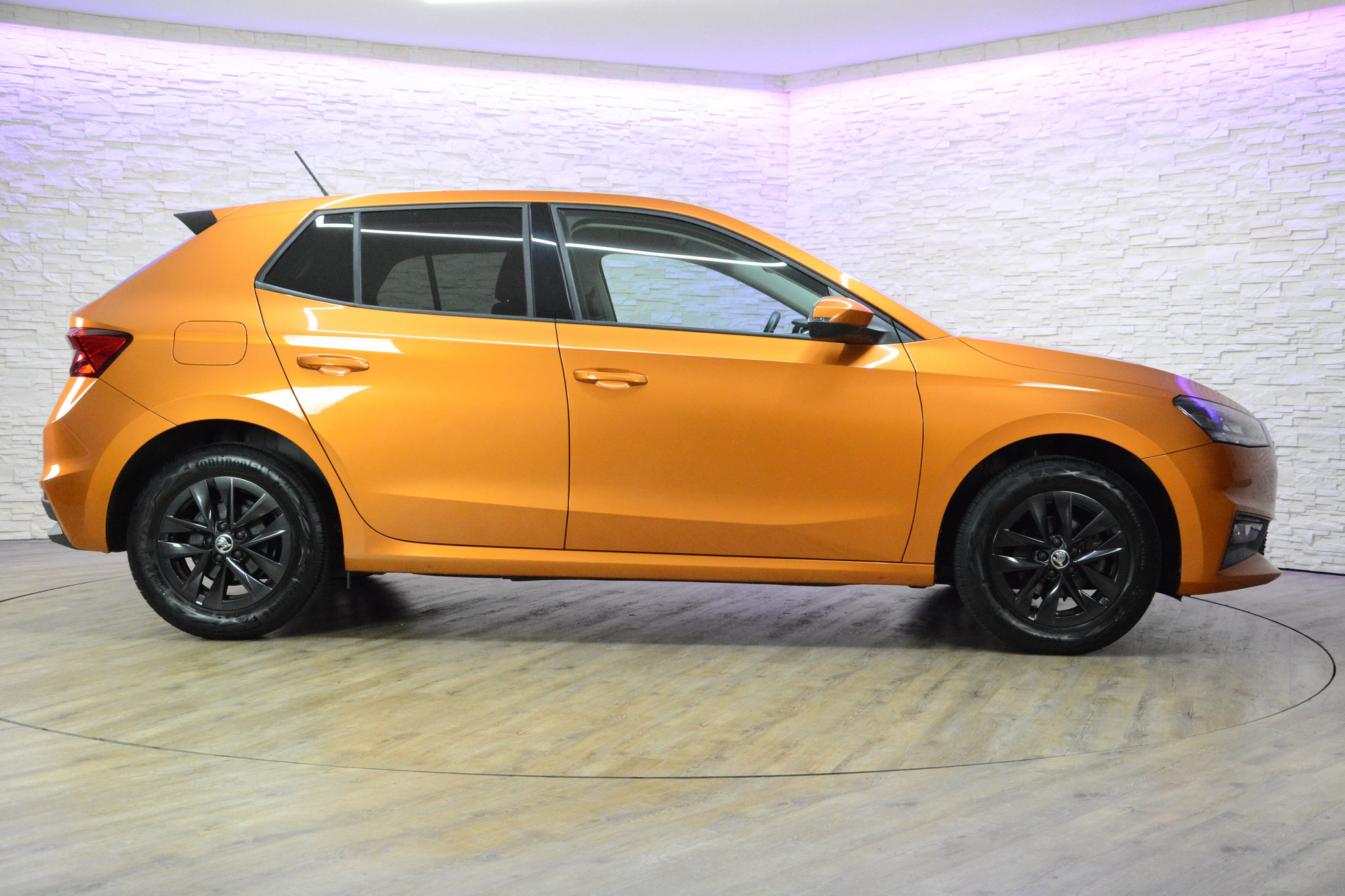 listing desktop thumbnail image 3