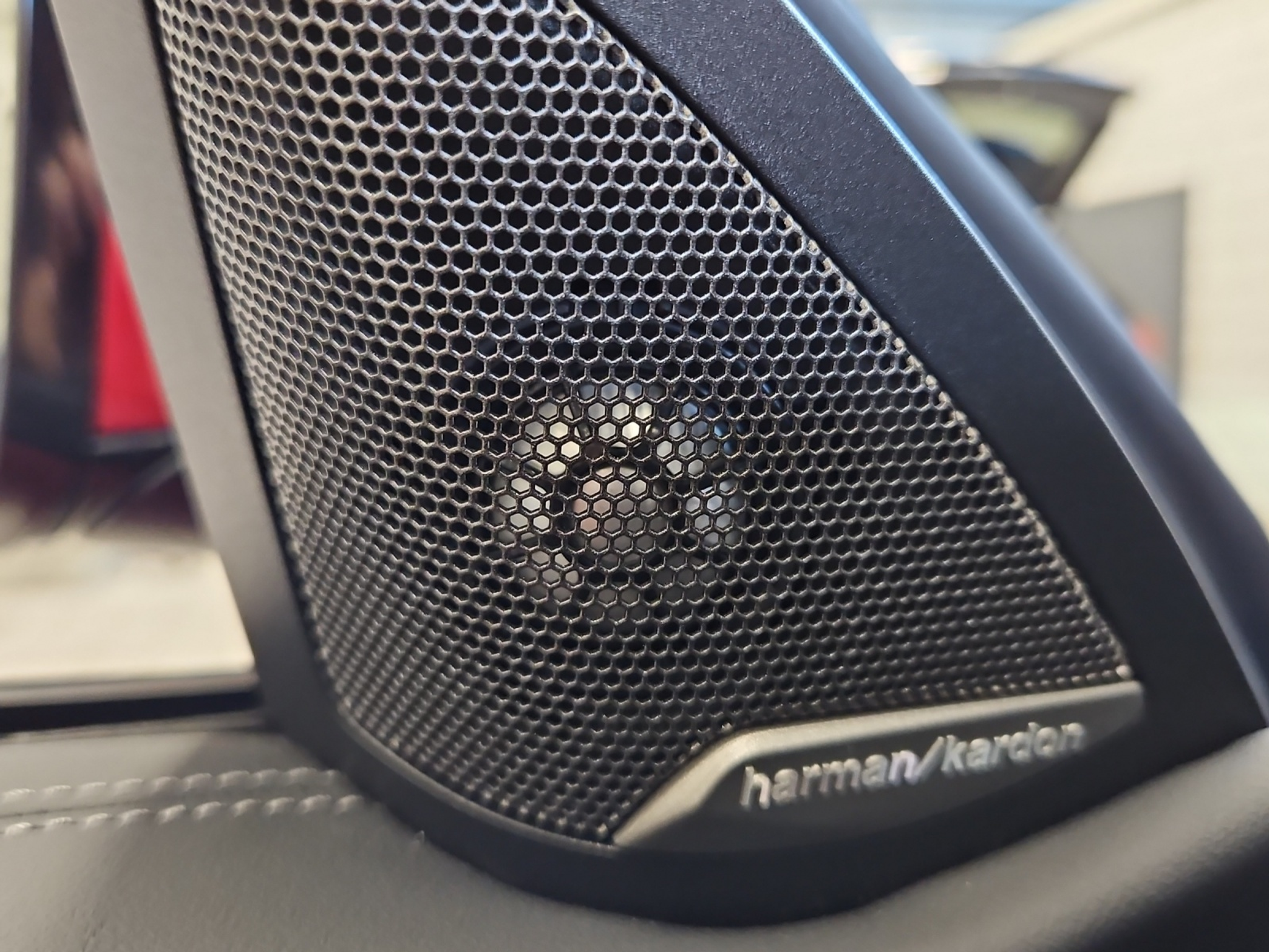 listing desktop thumbnail image 15