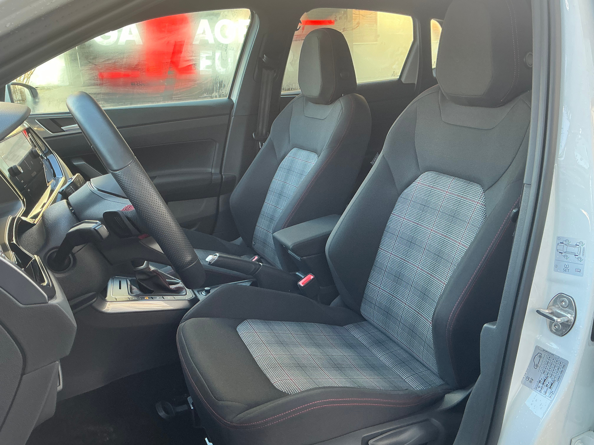 listing desktop thumbnail image 7