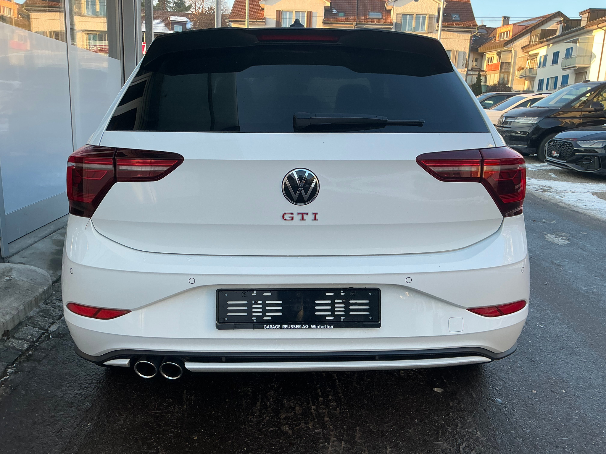 listing desktop thumbnail image 4