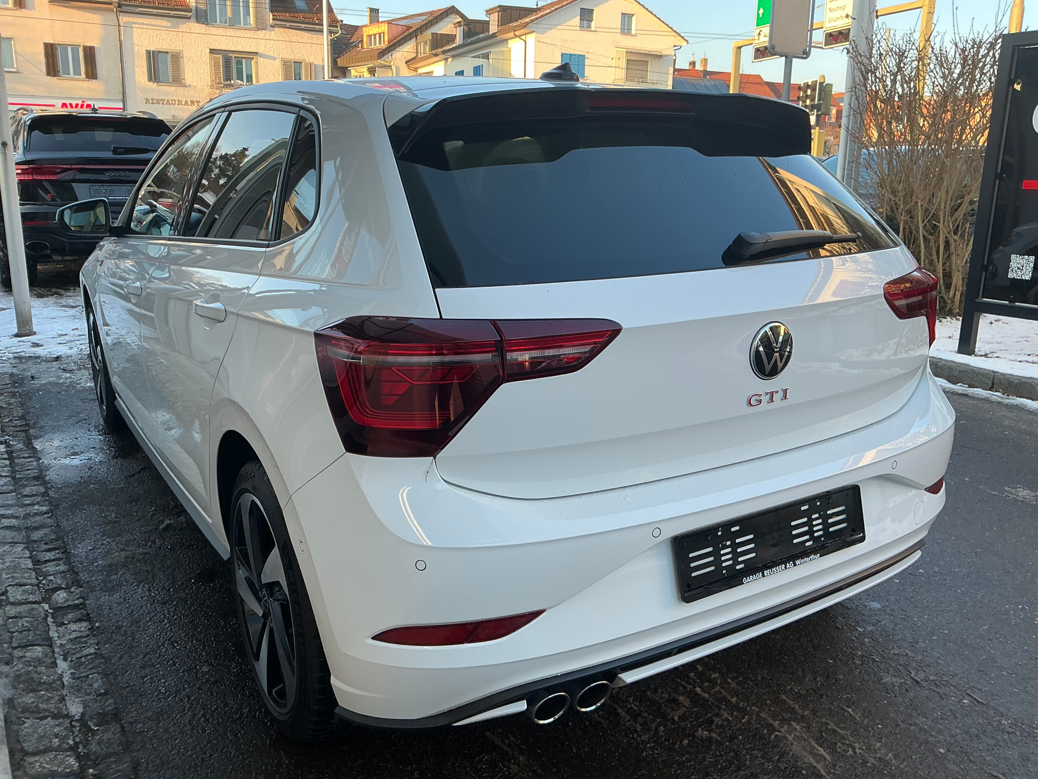 listing desktop thumbnail image 5