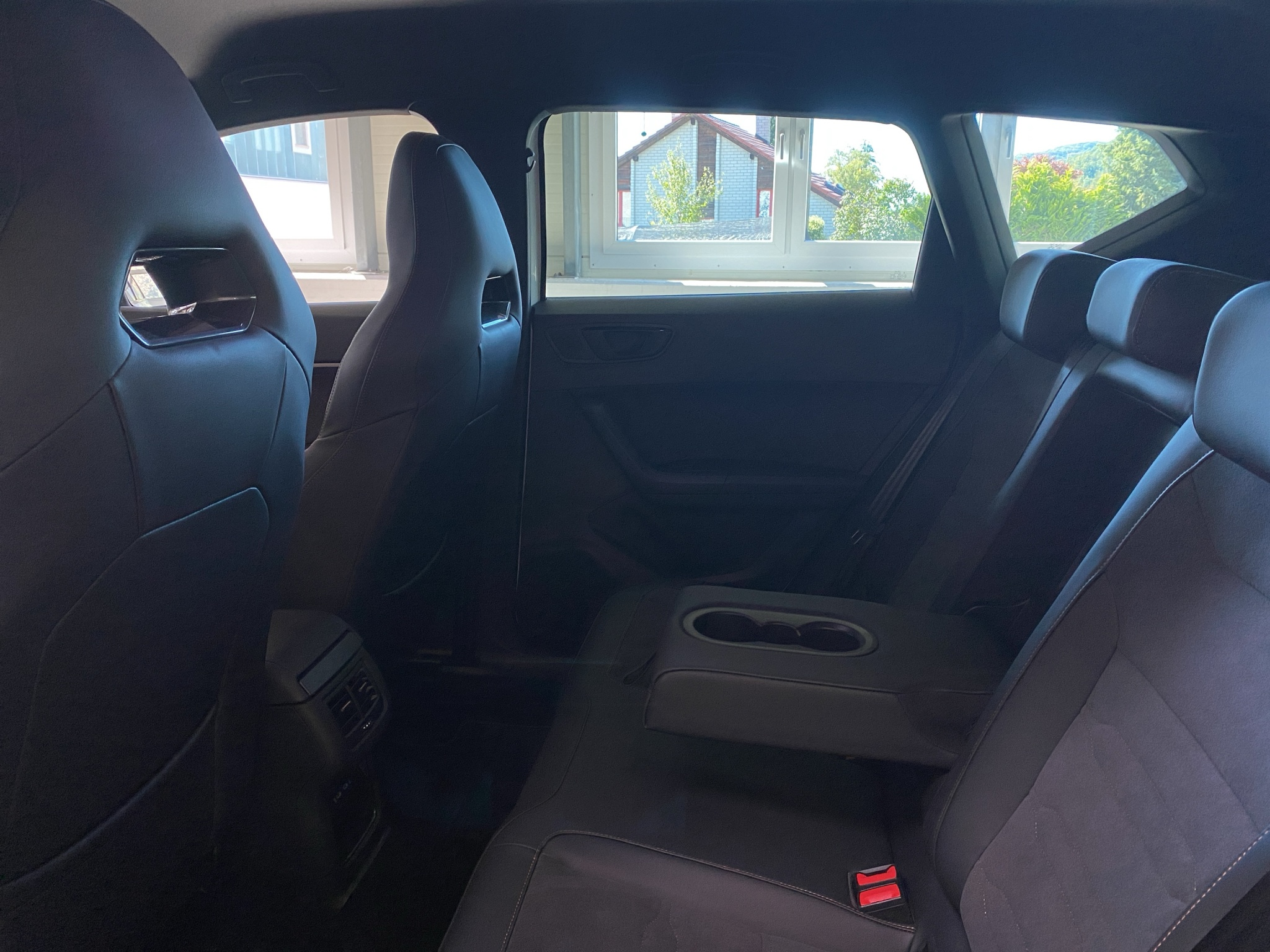 listing desktop thumbnail image 15