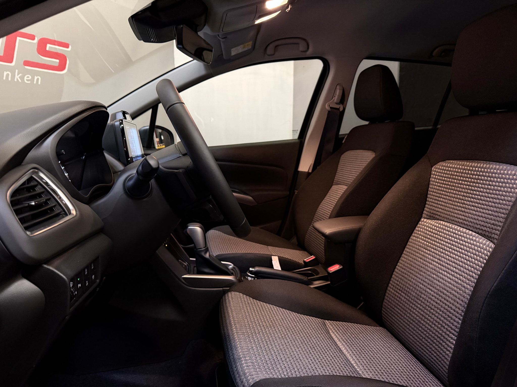 listing desktop thumbnail image 10