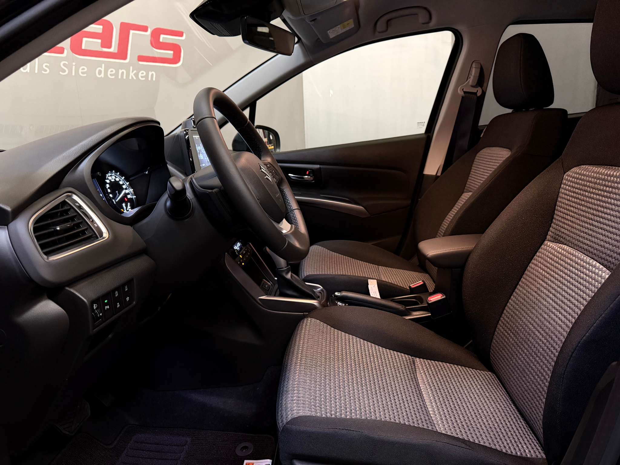 listing desktop thumbnail image 9