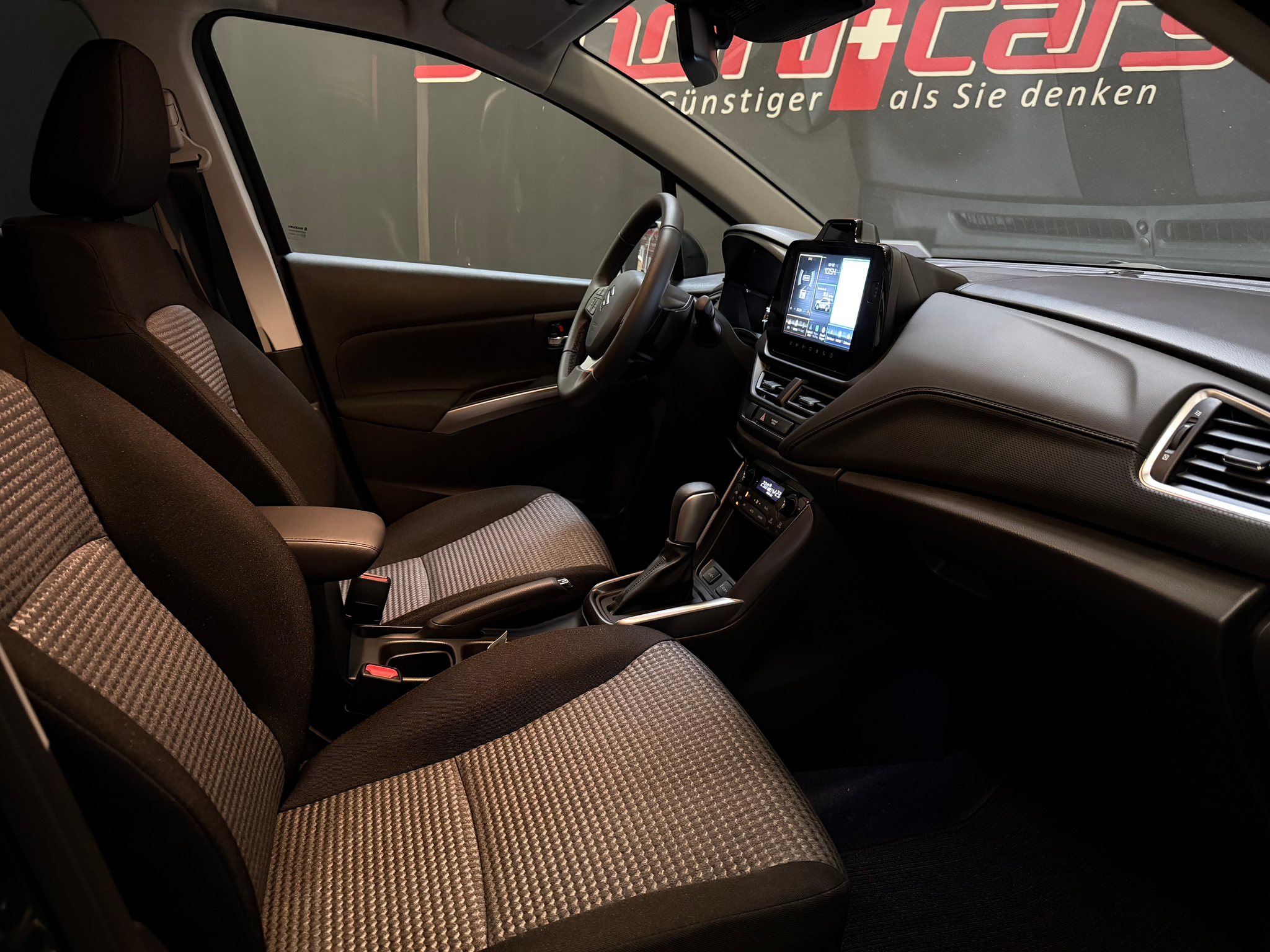 listing desktop thumbnail image 14