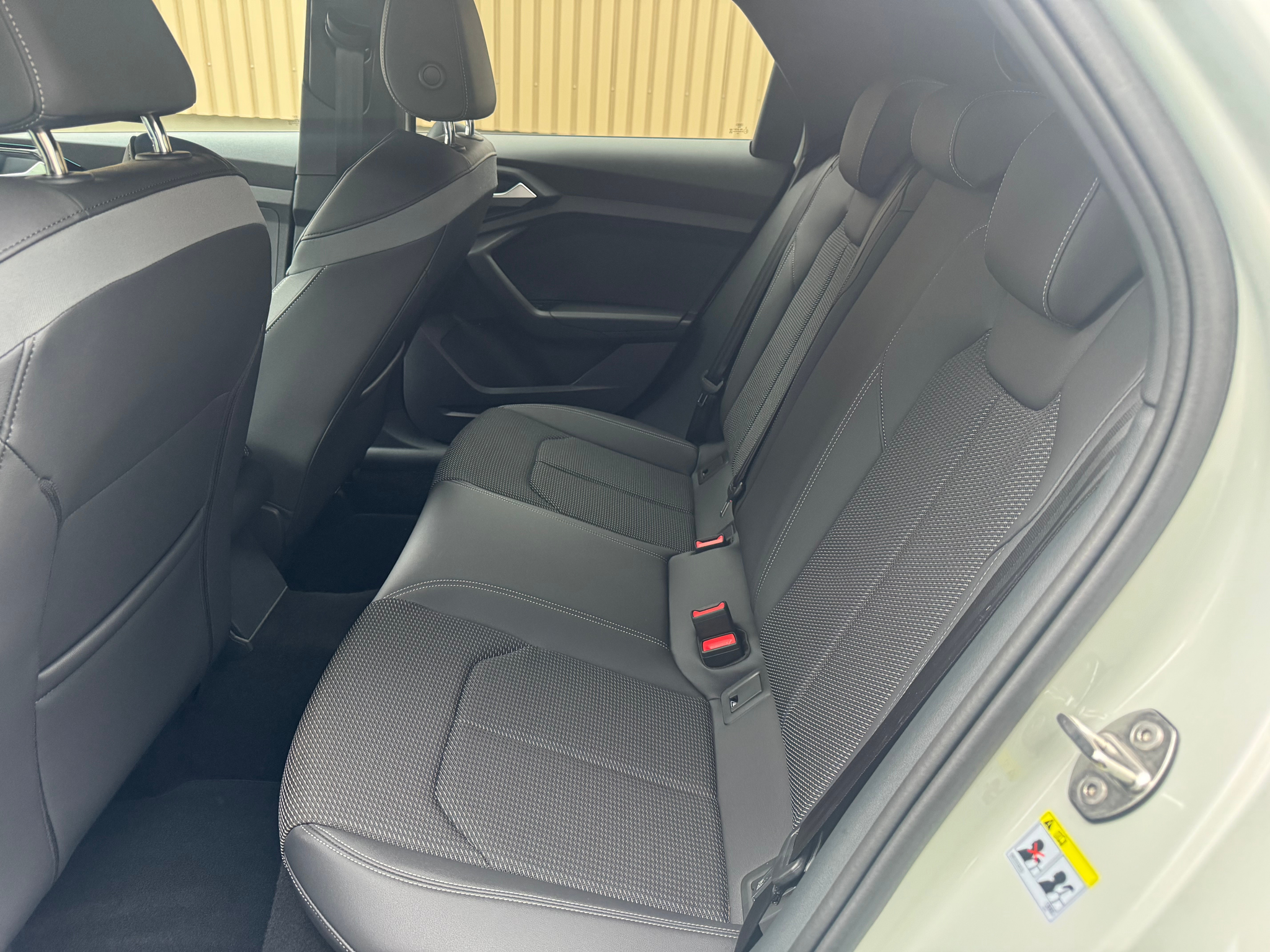 listing desktop thumbnail image 9